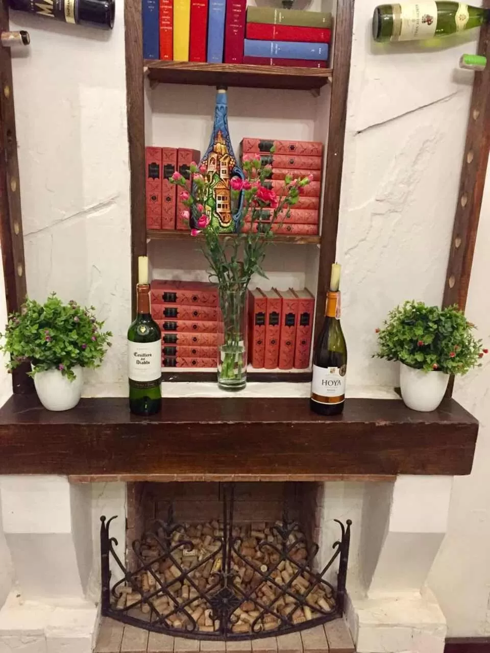 Lobby or reception in WINE & ROSE BOUTIQUE HOTEL