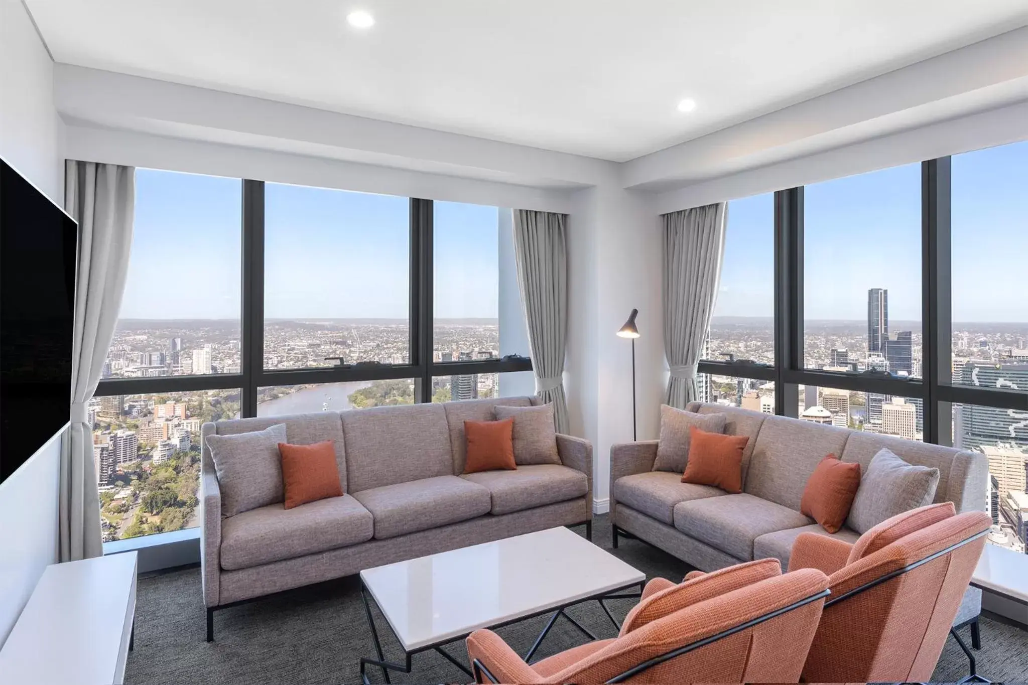 Meriton Suites Adelaide Street, Brisbane Meriton Suites Adelaide Street, Brisbane