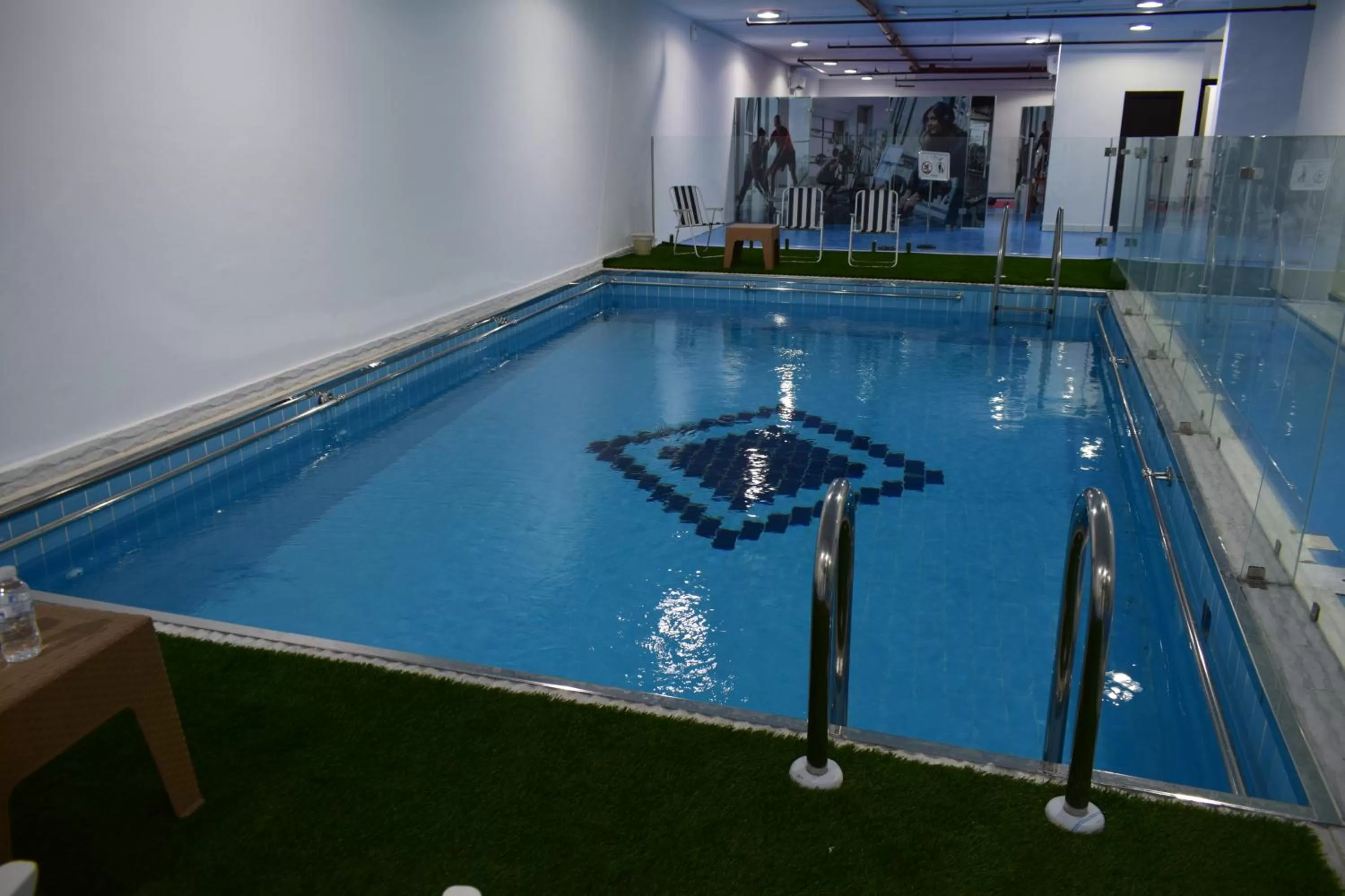 Swimming Pool in Atlantis Suites Hotel