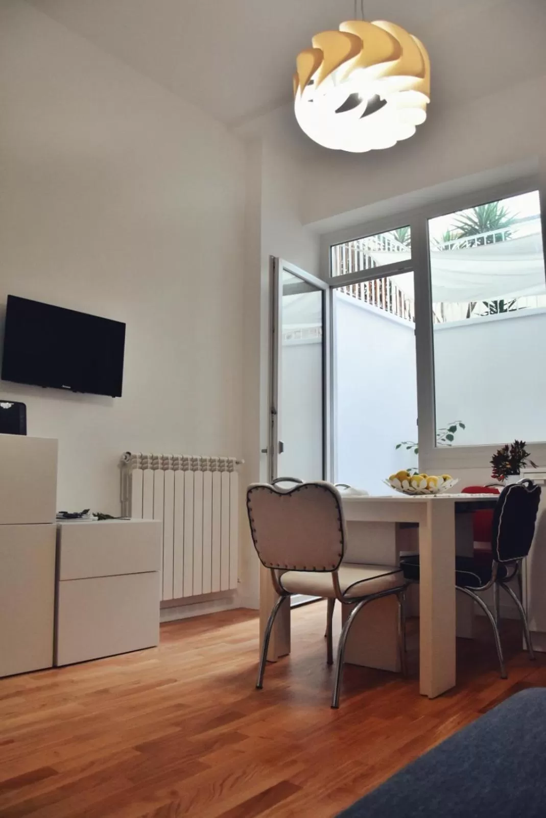 TV and multimedia in Les 3 Chambres