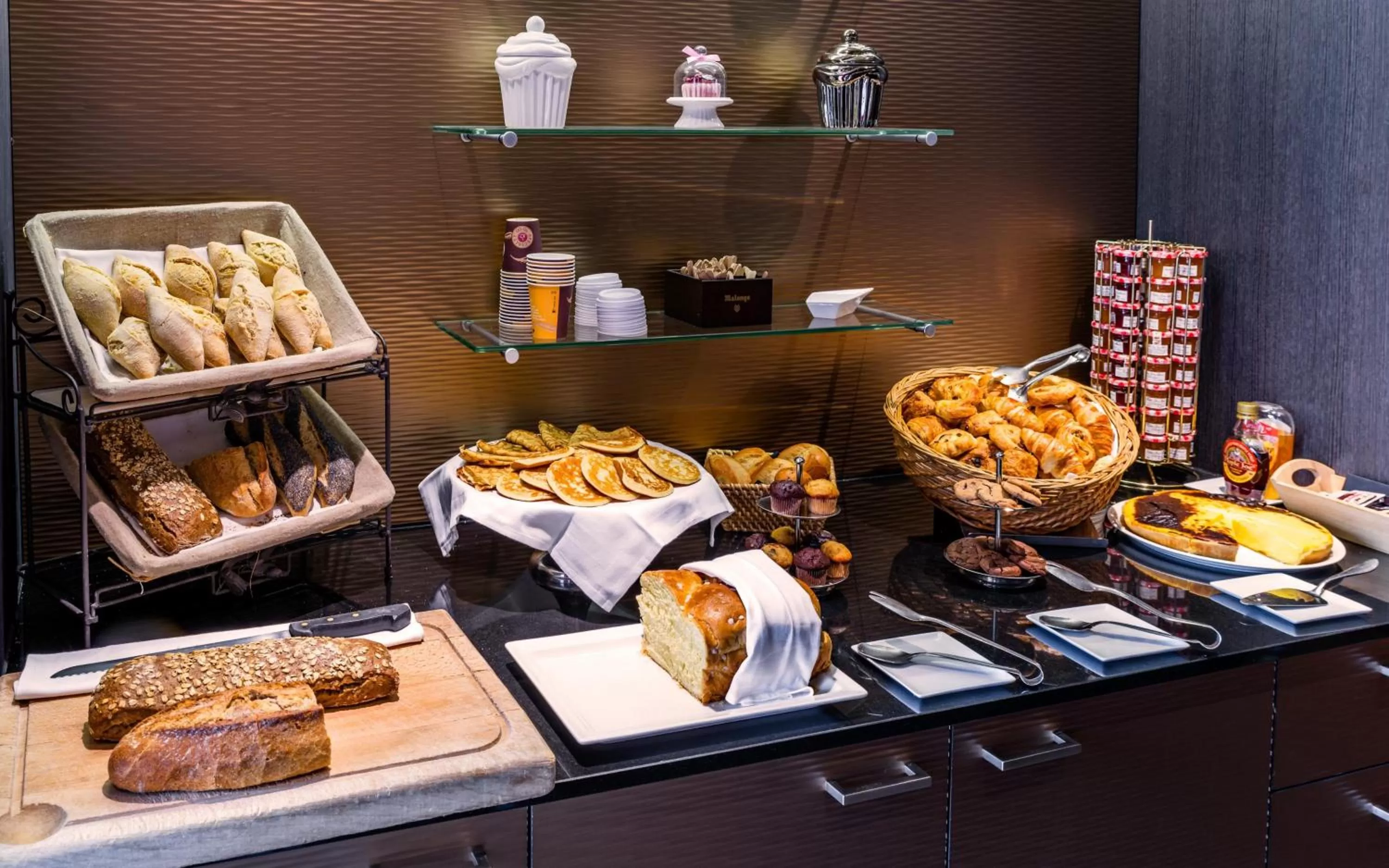 Breakfast in Holiday Inn Toulouse Airport by IHG
