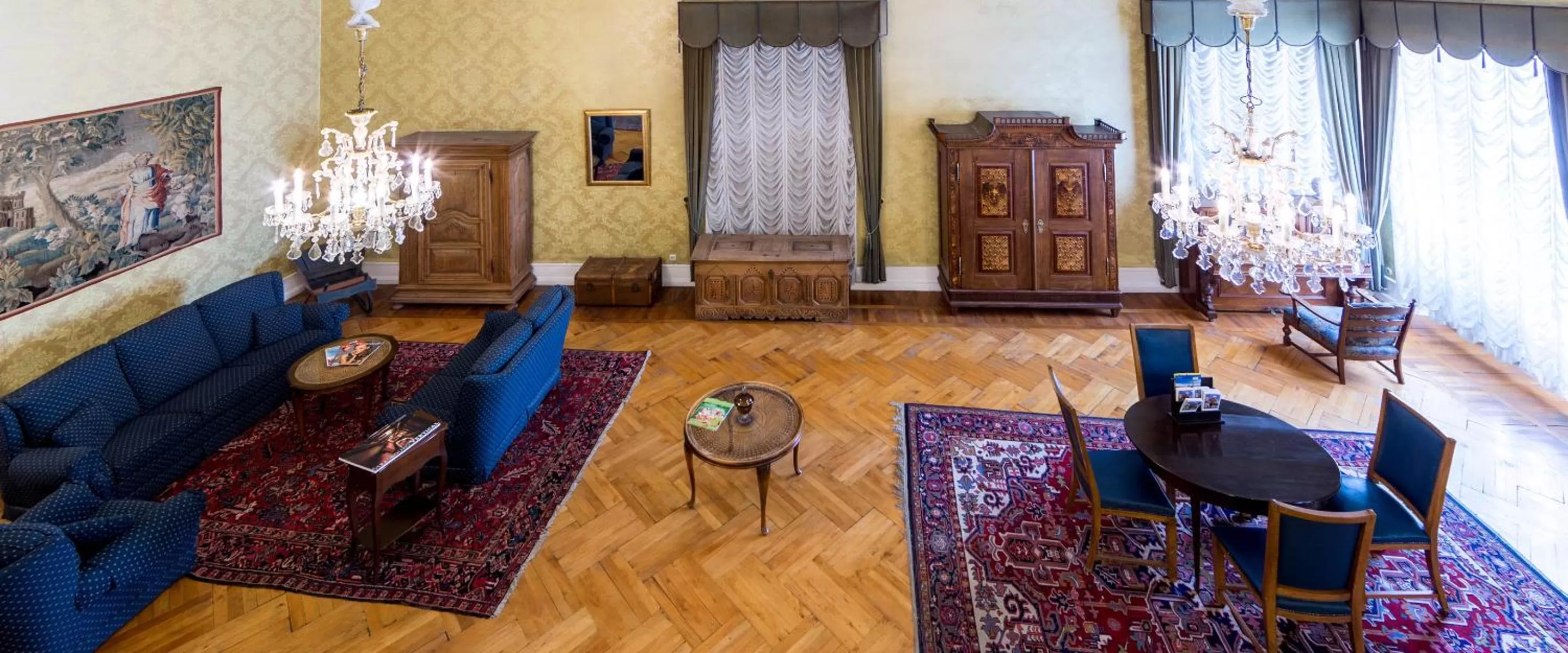 Lobby or reception in Historik Hotel Goldener Hirsch Rothenburg