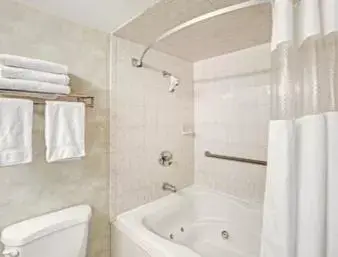 Deluxe Double Room with Two Double Beds - Non-Smoking in Ramada by Wyndham Flemington Deluxe Double Room with Two Double Beds - Non-Smoking in Ramada by Wyndham Flemington