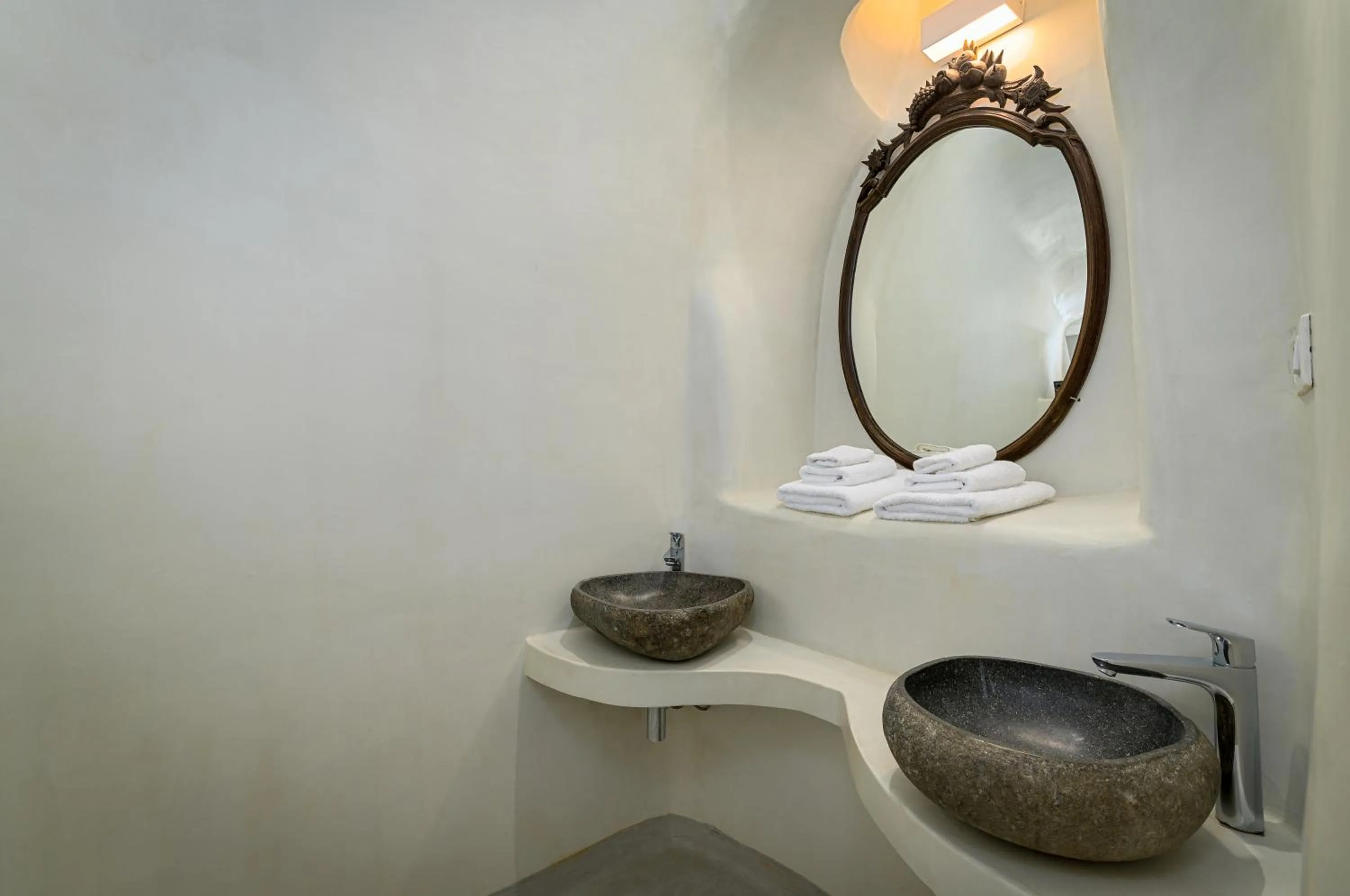 Bathroom in Trieris Villa & Suites