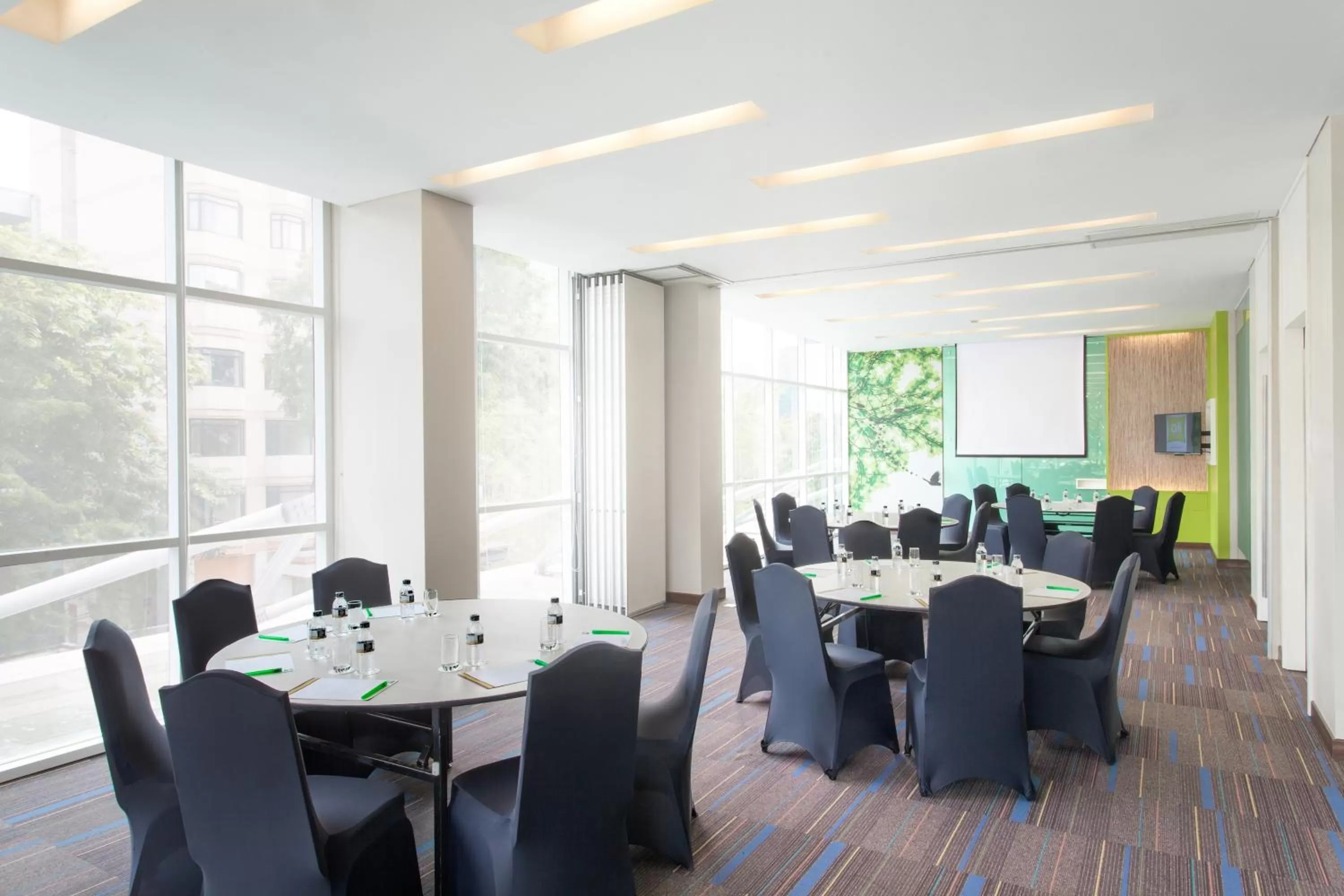 Day in All Seasons Jakarta Thamrin