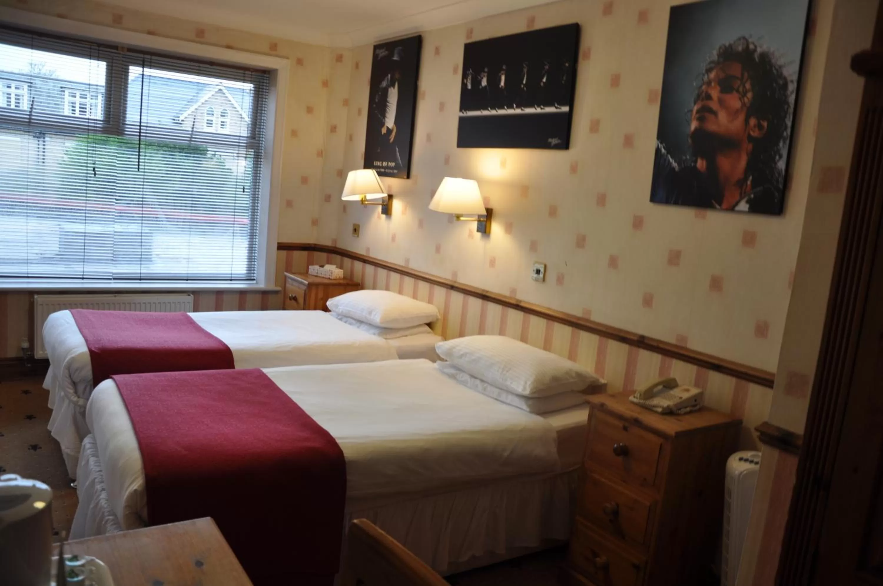 Bed in Hotel Celebrity Bournemouth East Cliff by Villare hotels