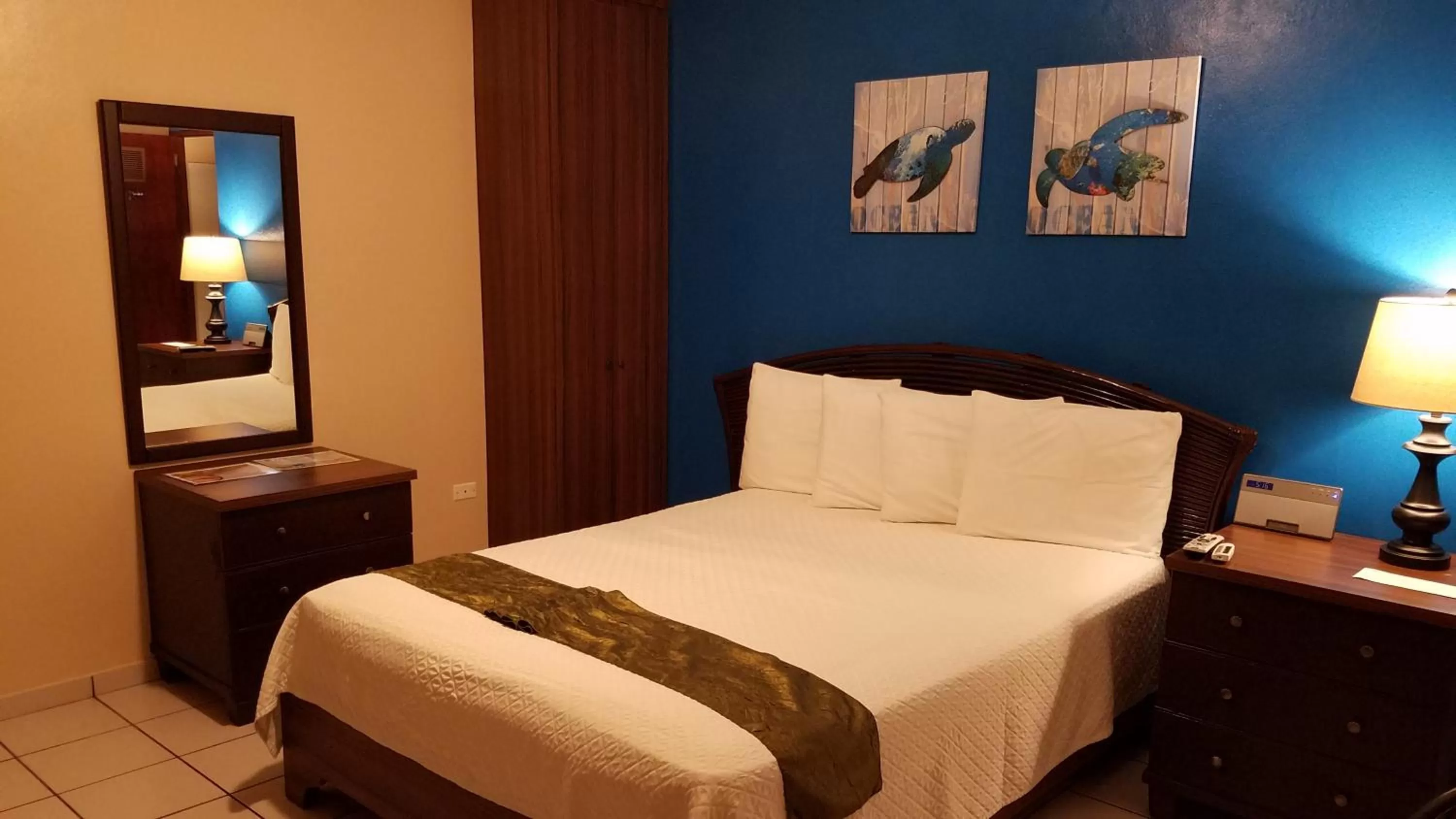 Photo of the whole room, Bed in Combate Beach Resort