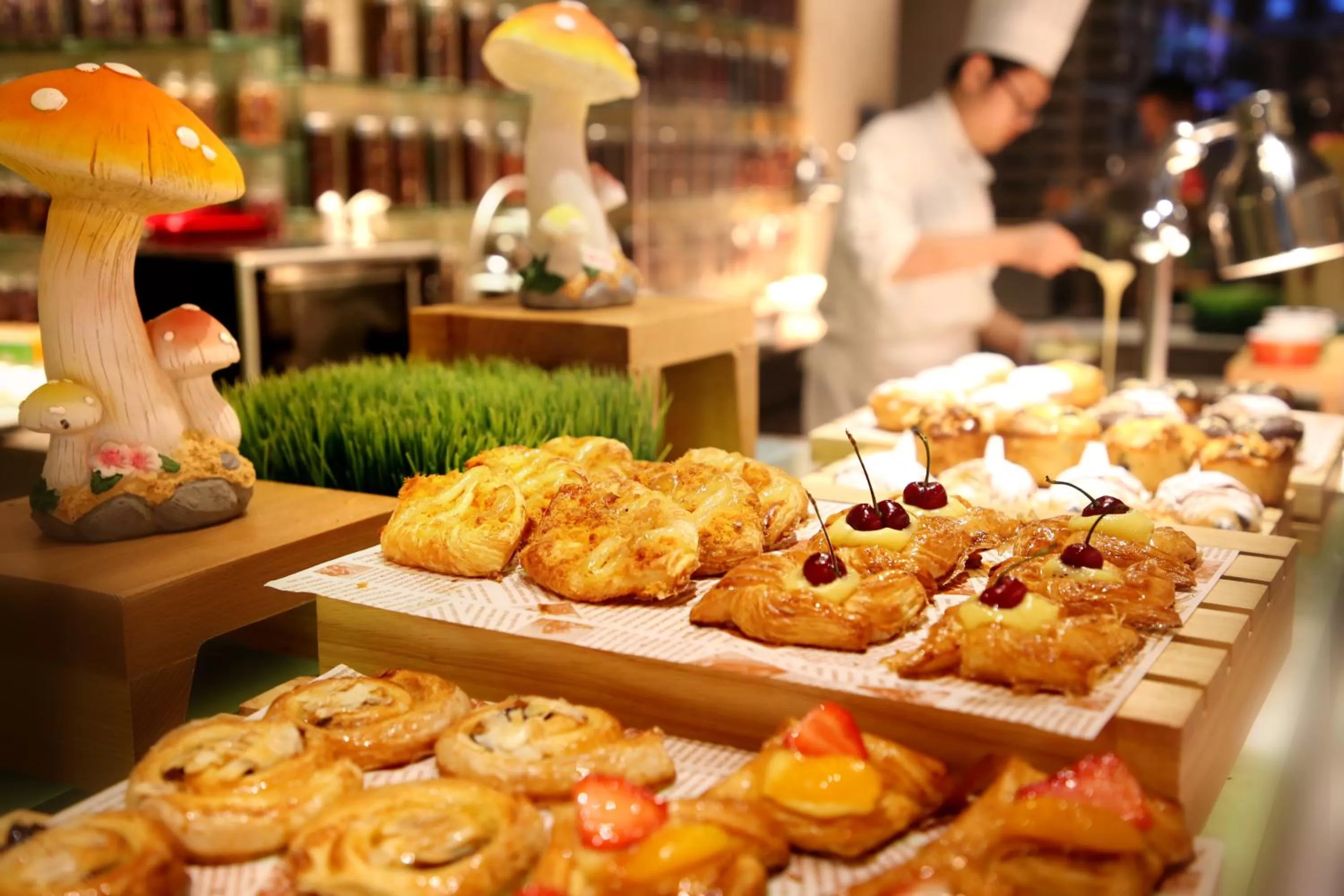 Buffet breakfast in Shangri-La Qingdao