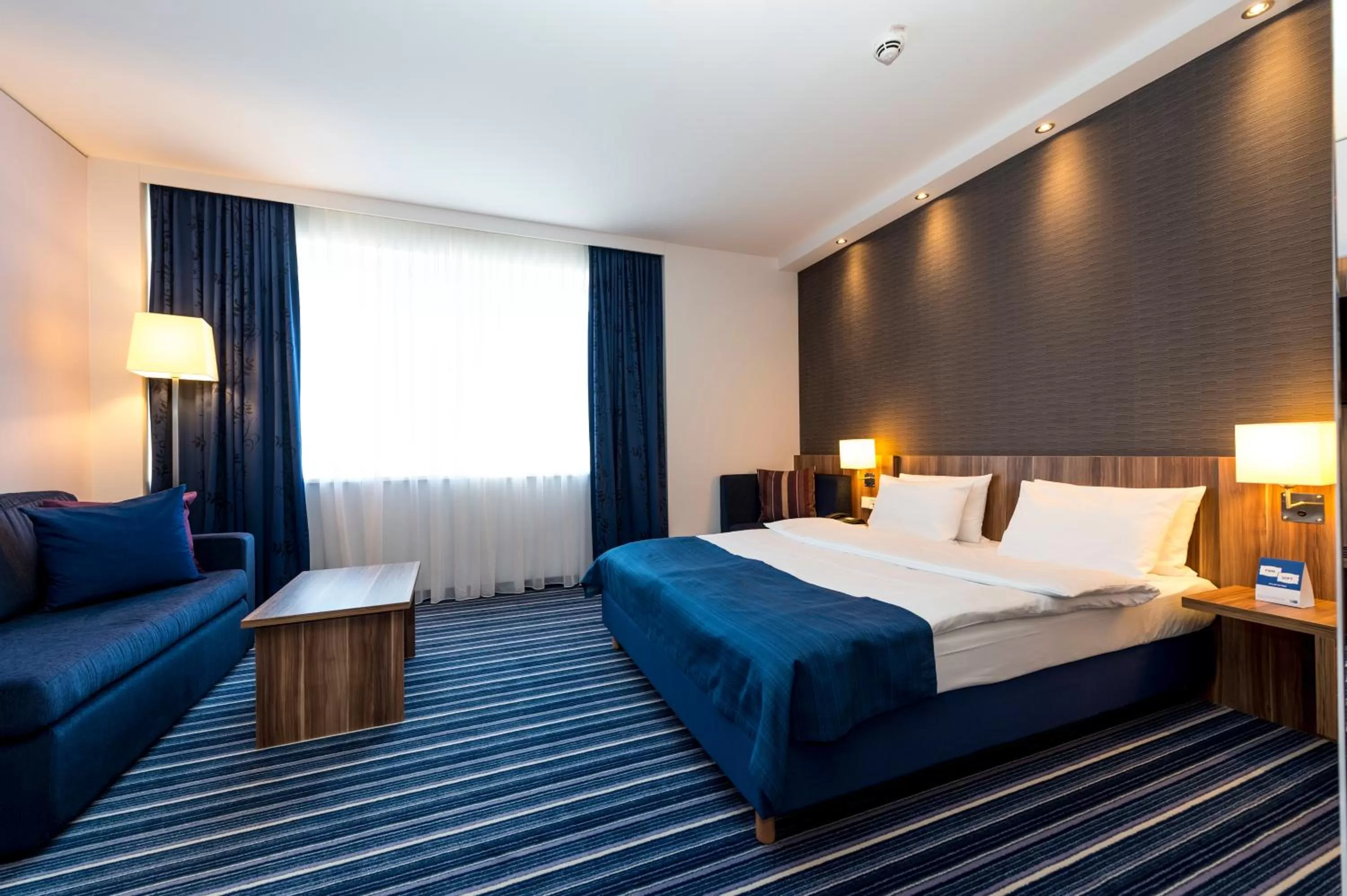 Bed in Holiday Inn Express Bremen Airport by IHG