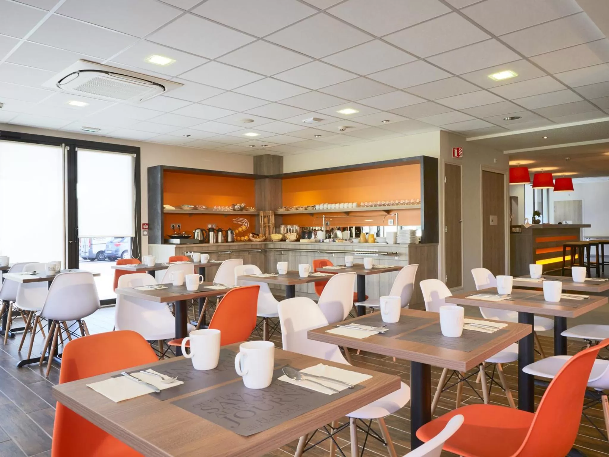 Restaurant/places to eat in Kyriad Angers Ouest Beaucouzé