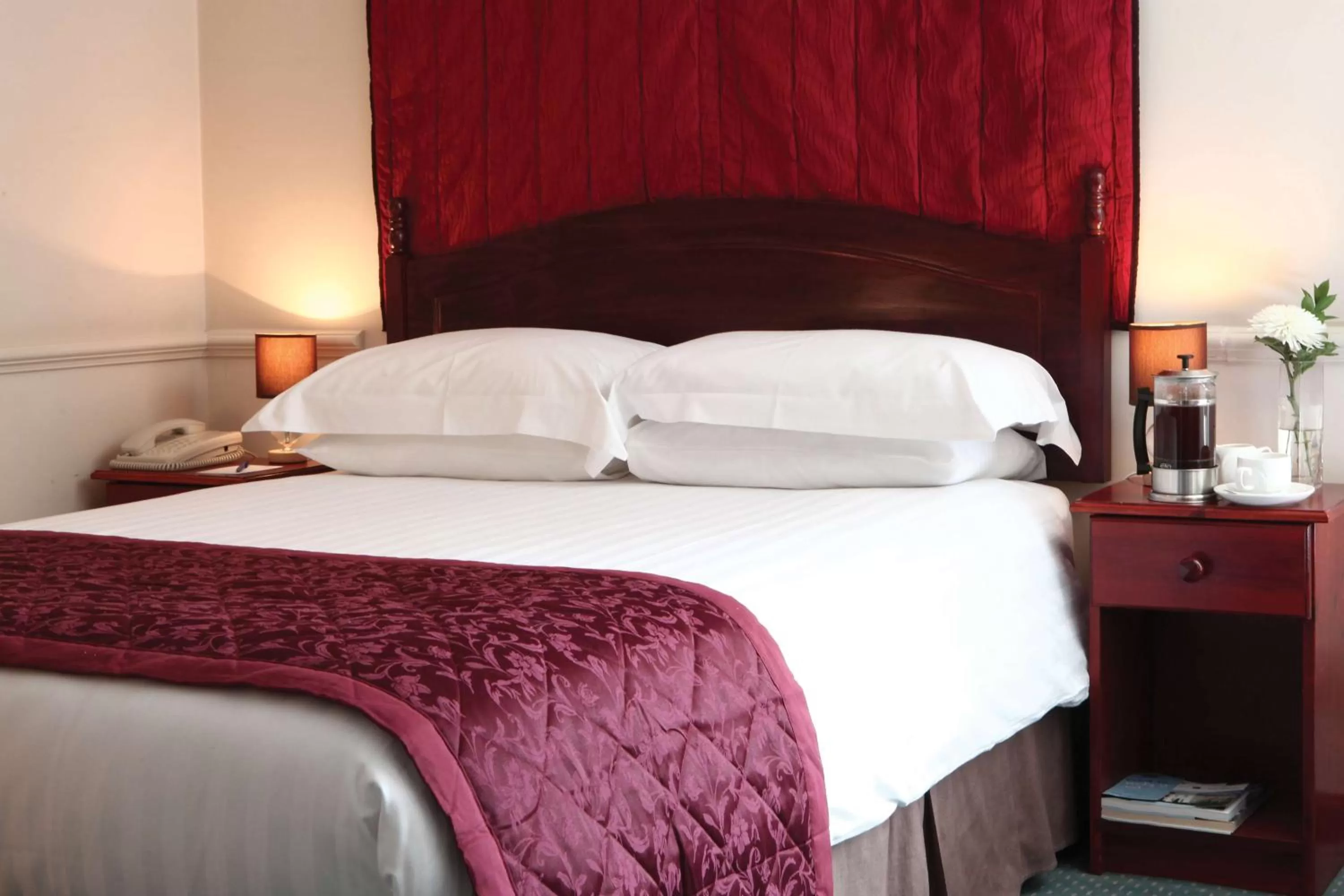 Photo of the whole room, Bed in Cambridge Quy Mill Hotel & Spa