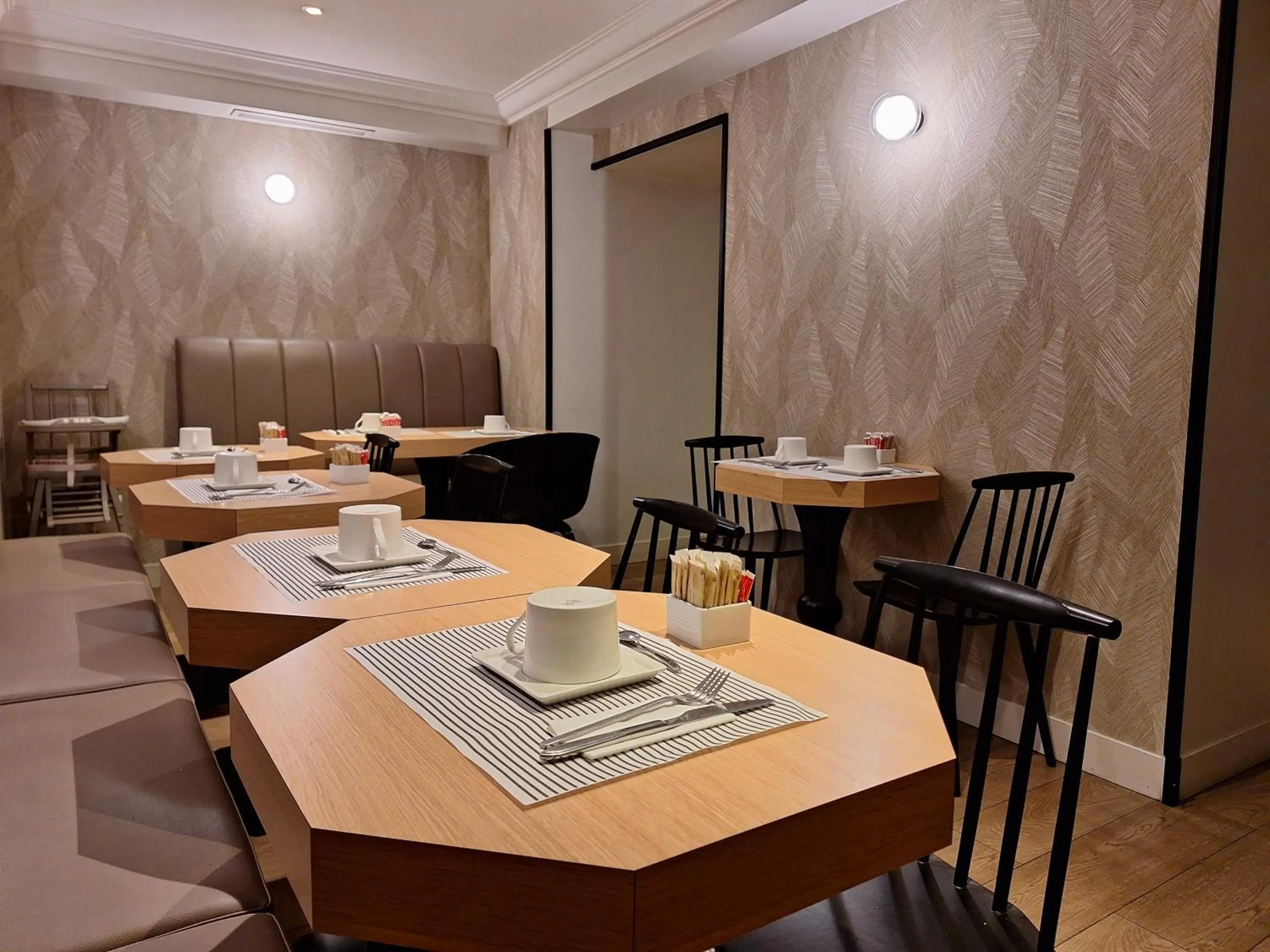 Mercure Paris Arc de Triomphe Wagram