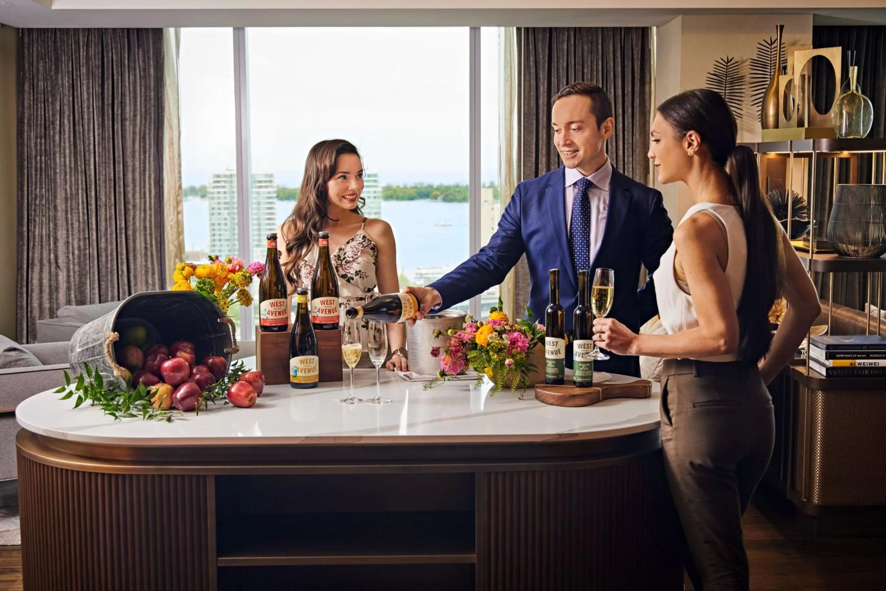 Lounge or bar in The Ritz-Carlton, Toronto