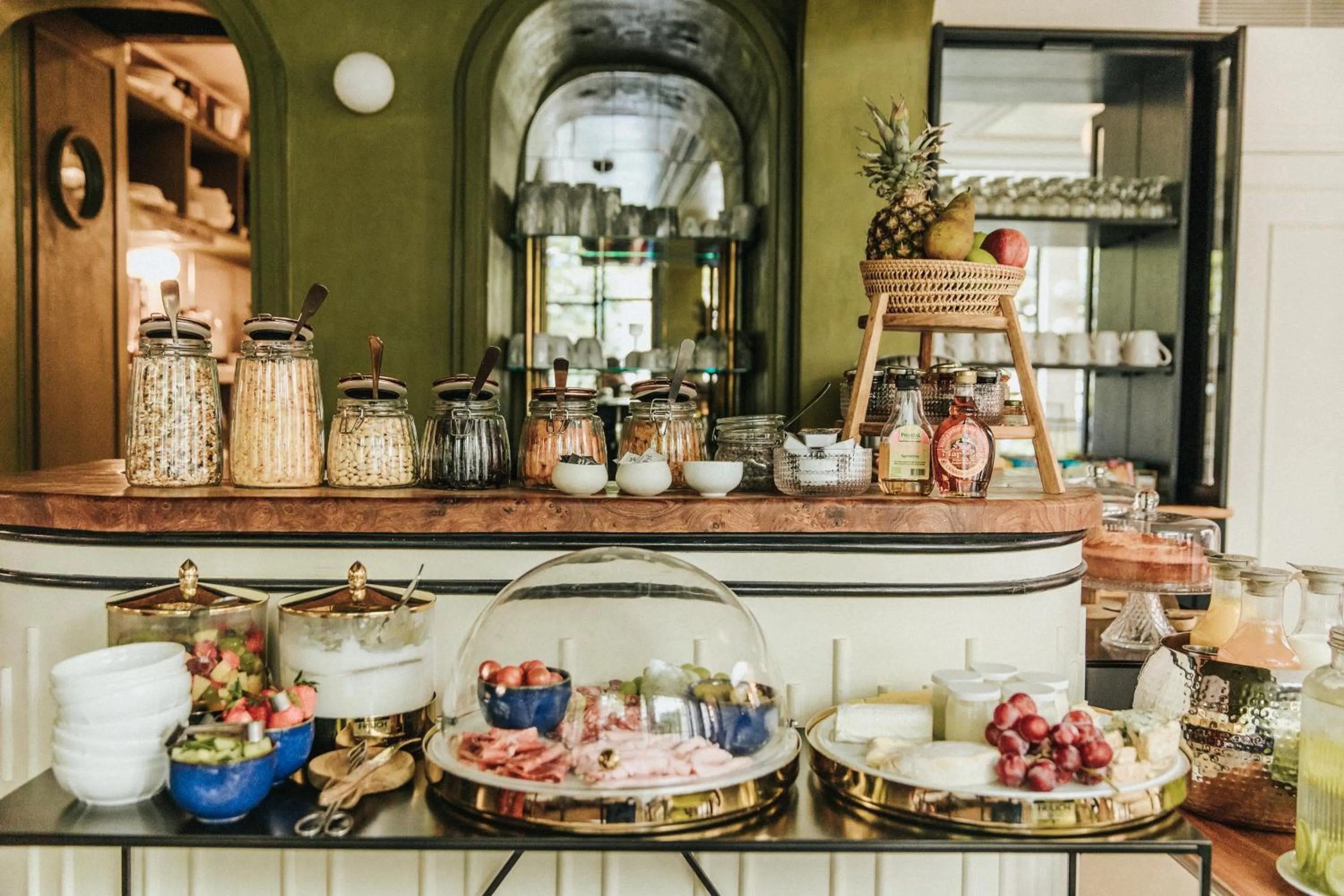 Buffet breakfast in Hôtel Bienvenue