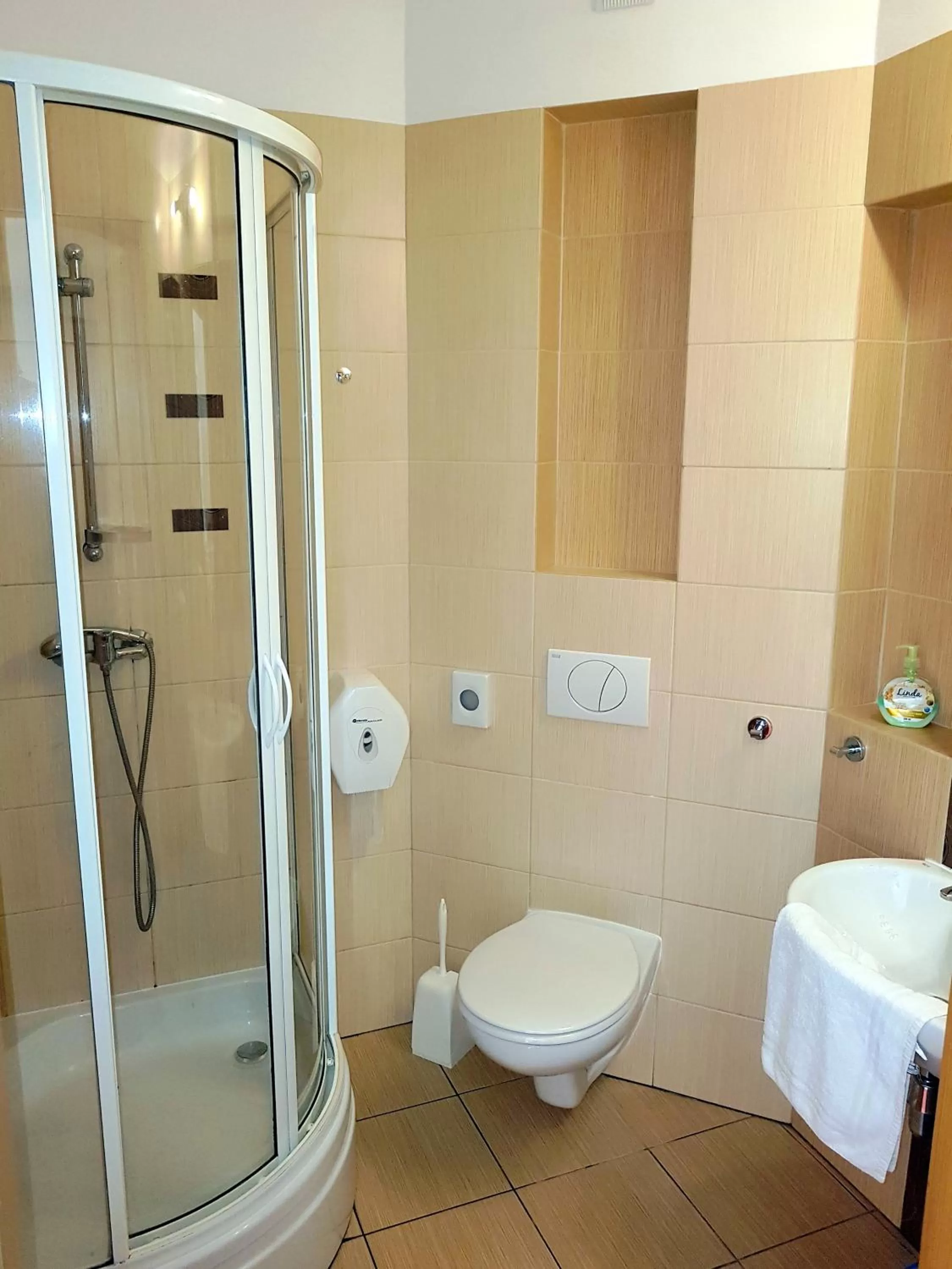 Shower in Rezydencja 5 Dębów