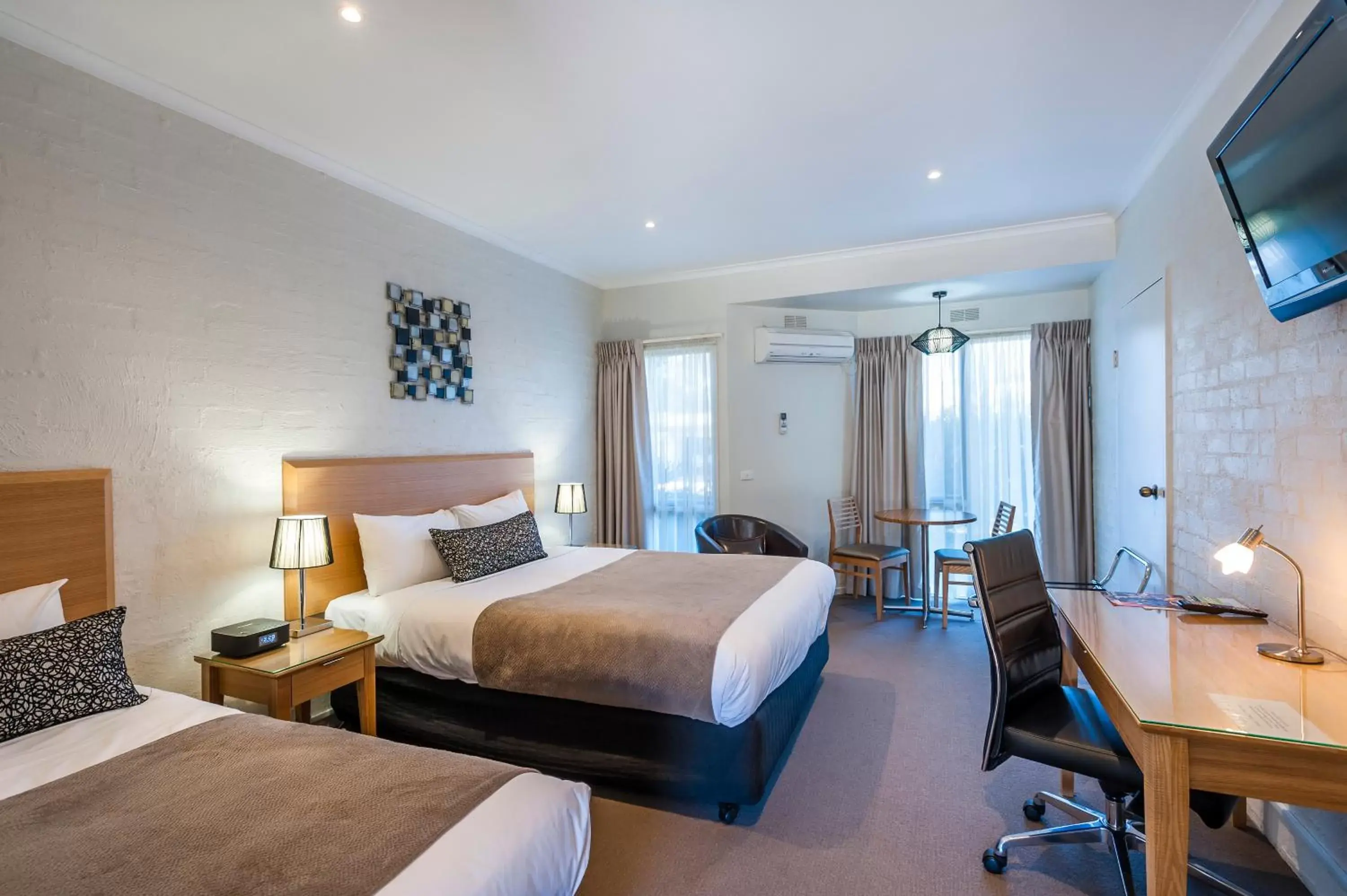 Standard Twin Room in Comfort Inn Coach & Bushmans Standard Twin Room in Comfort Inn Coach & Bushmans