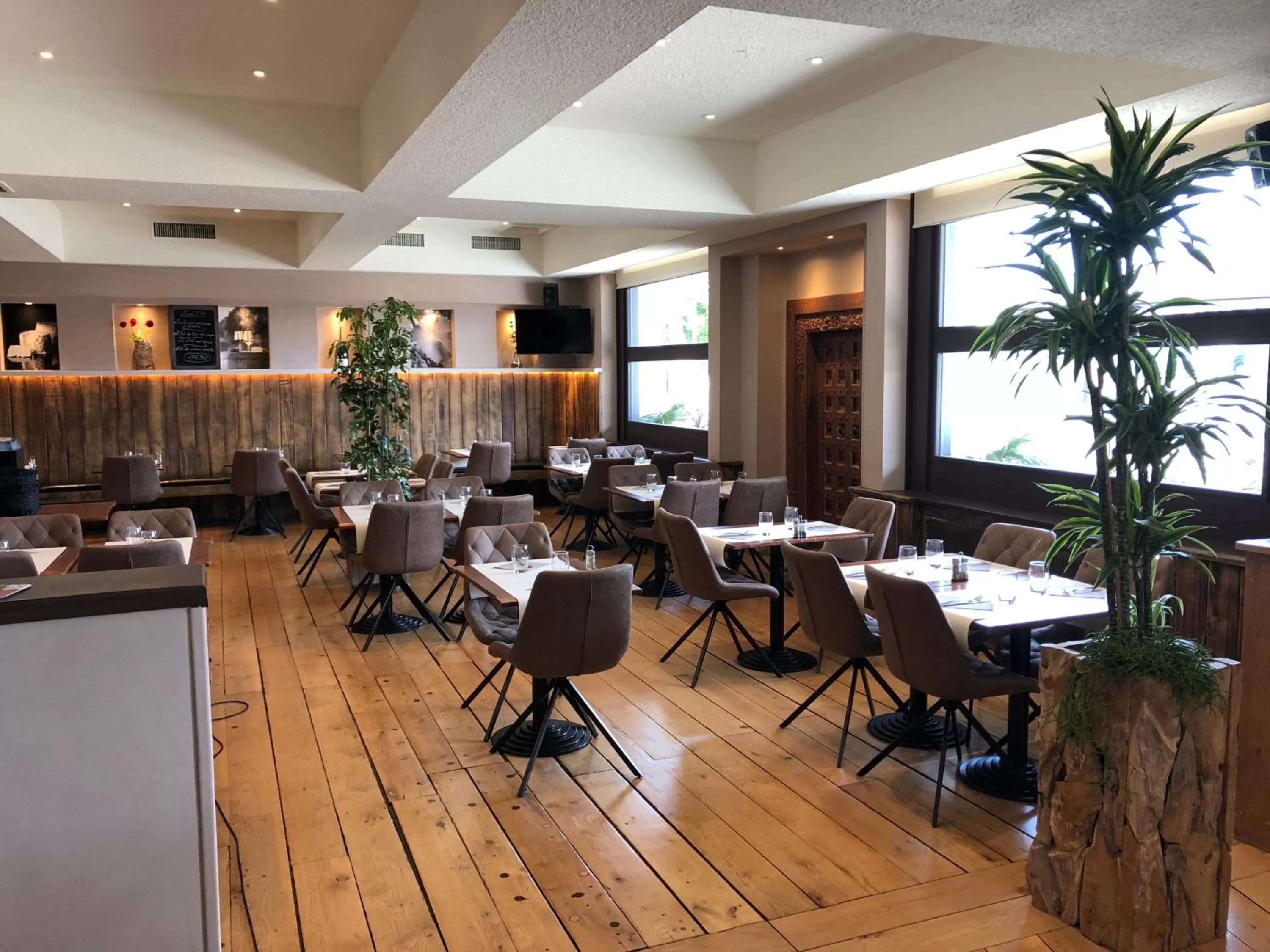 Restaurant/places to eat in Hôtel The Originals City Le Berry - proche centre-ville - Gare - parking - recharge véhicule