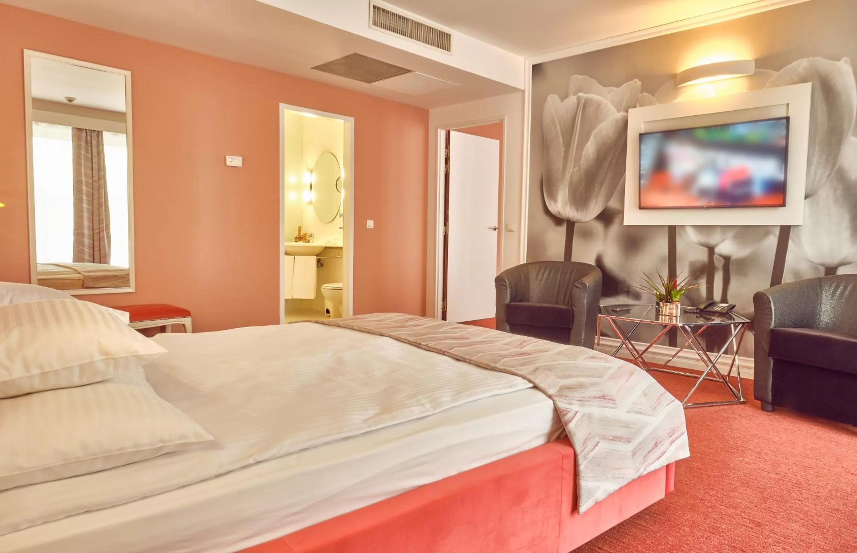 Bedroom, Bed in Continental Forum Bucuresti Palatul Parlamentului