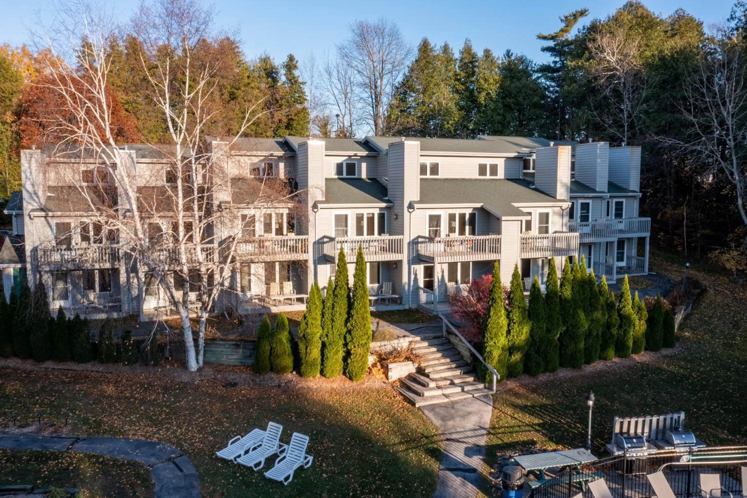 Property building in Evergreen Hill Condominiums