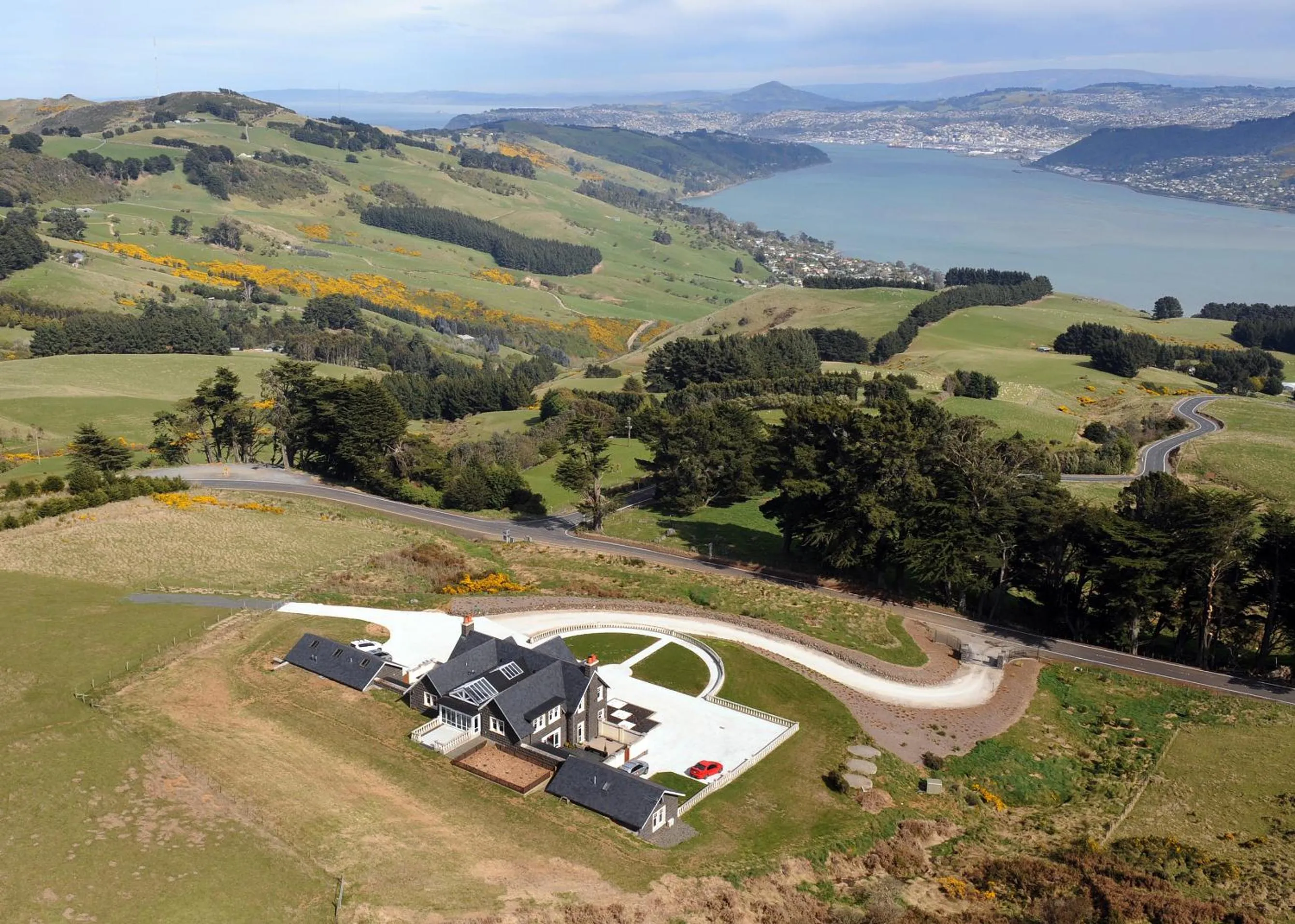 City view in Camp Estate by Larnach Castle