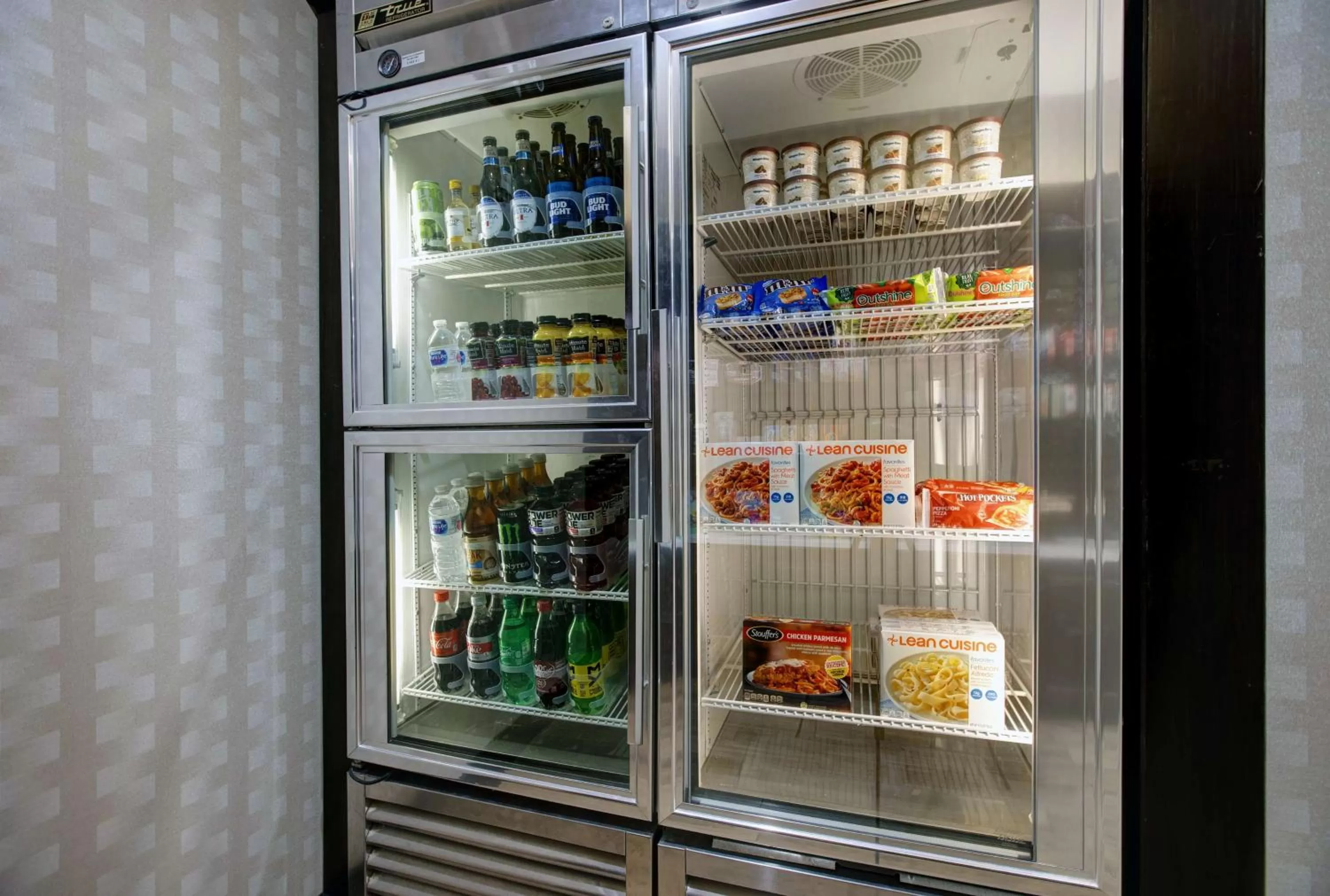 Dining area in Homewood Suites Charlotte Ayrsley