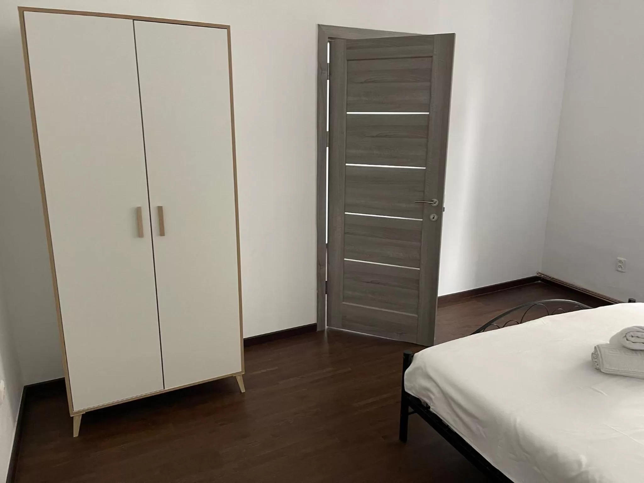 Bed in The Floor Piata Unirii