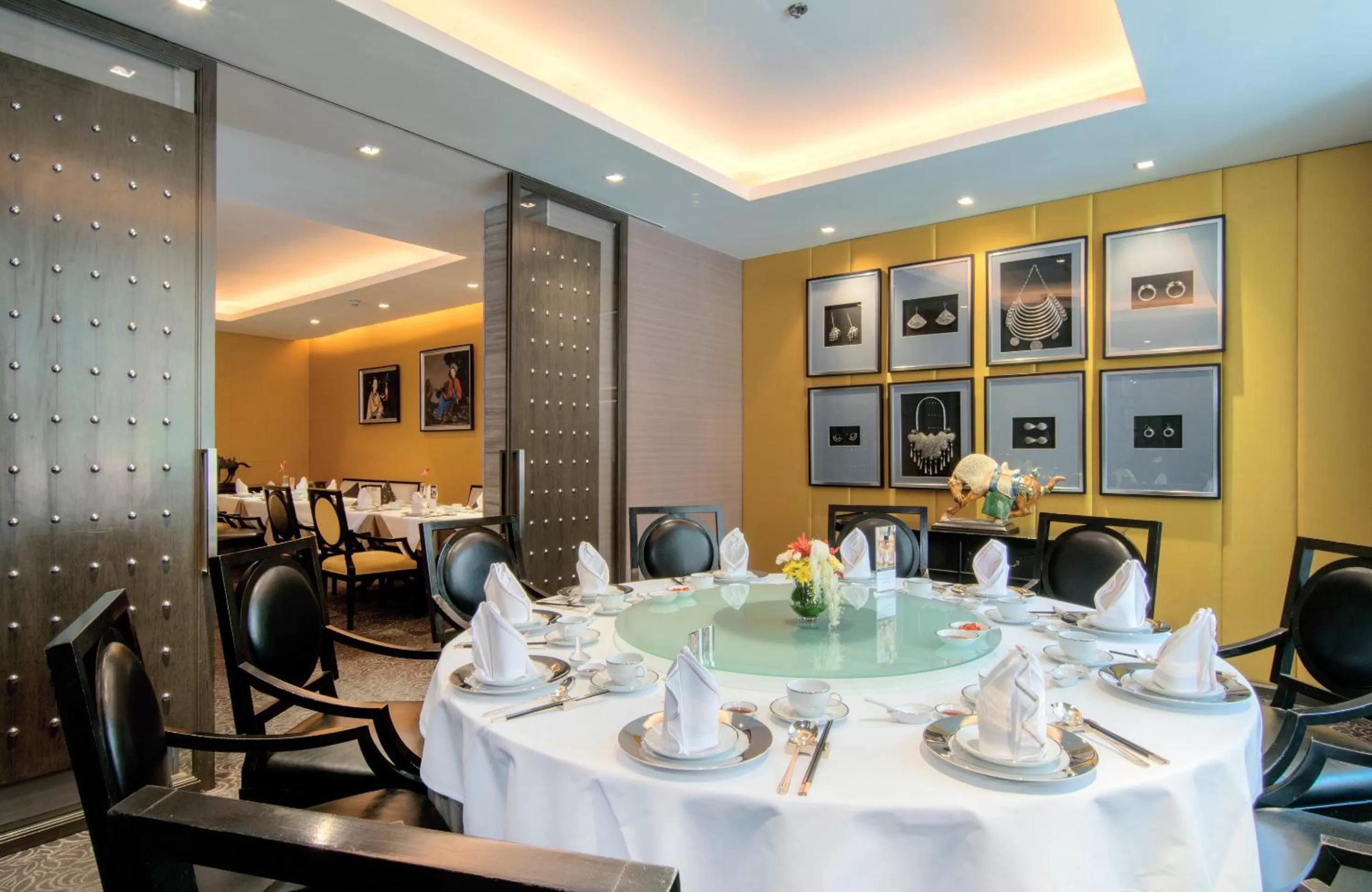 Restaurant/places to eat in The Sukosol Hotel