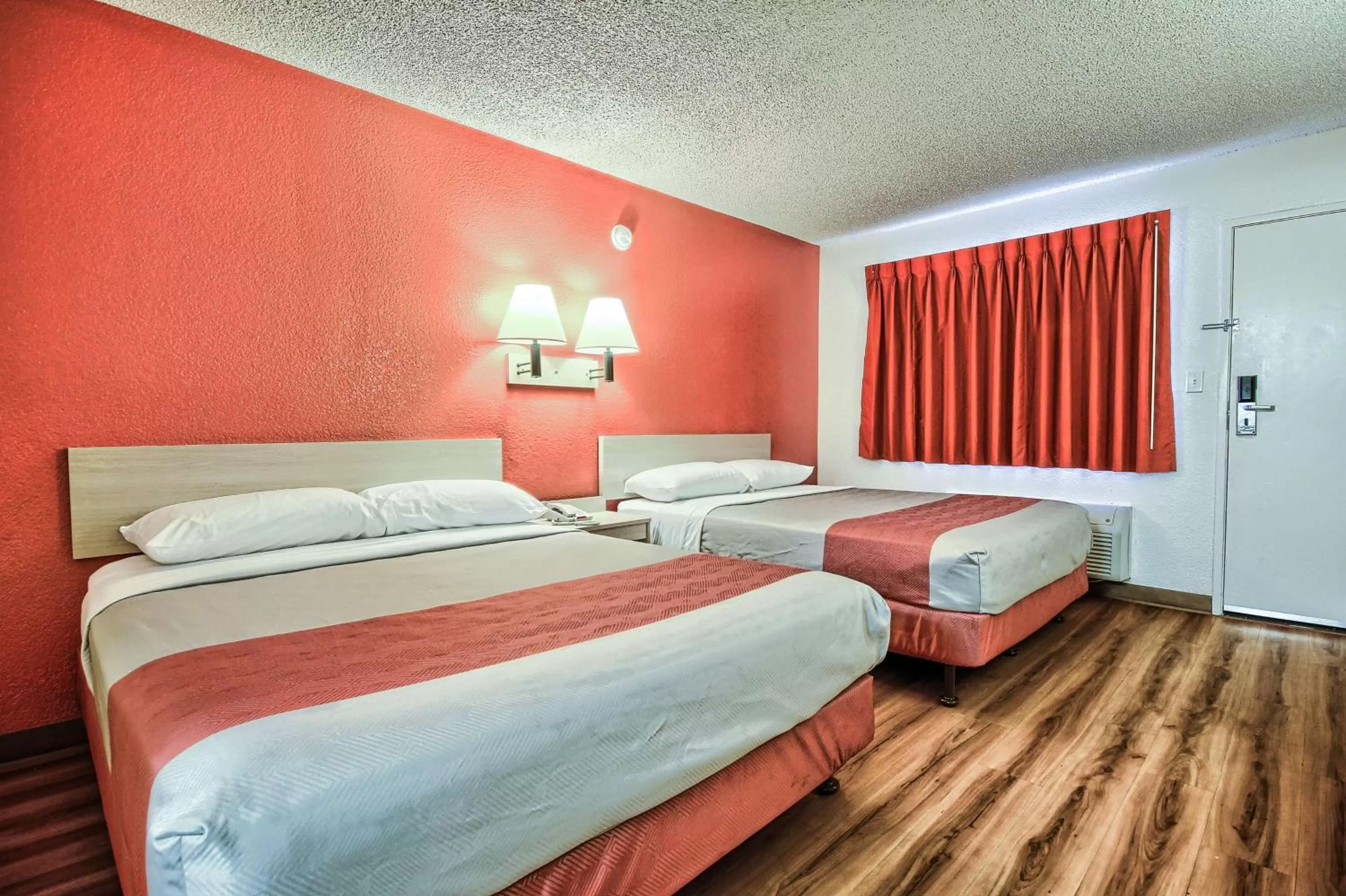 TV and multimedia in Motel 6-Fresno, CA - Blackstone South