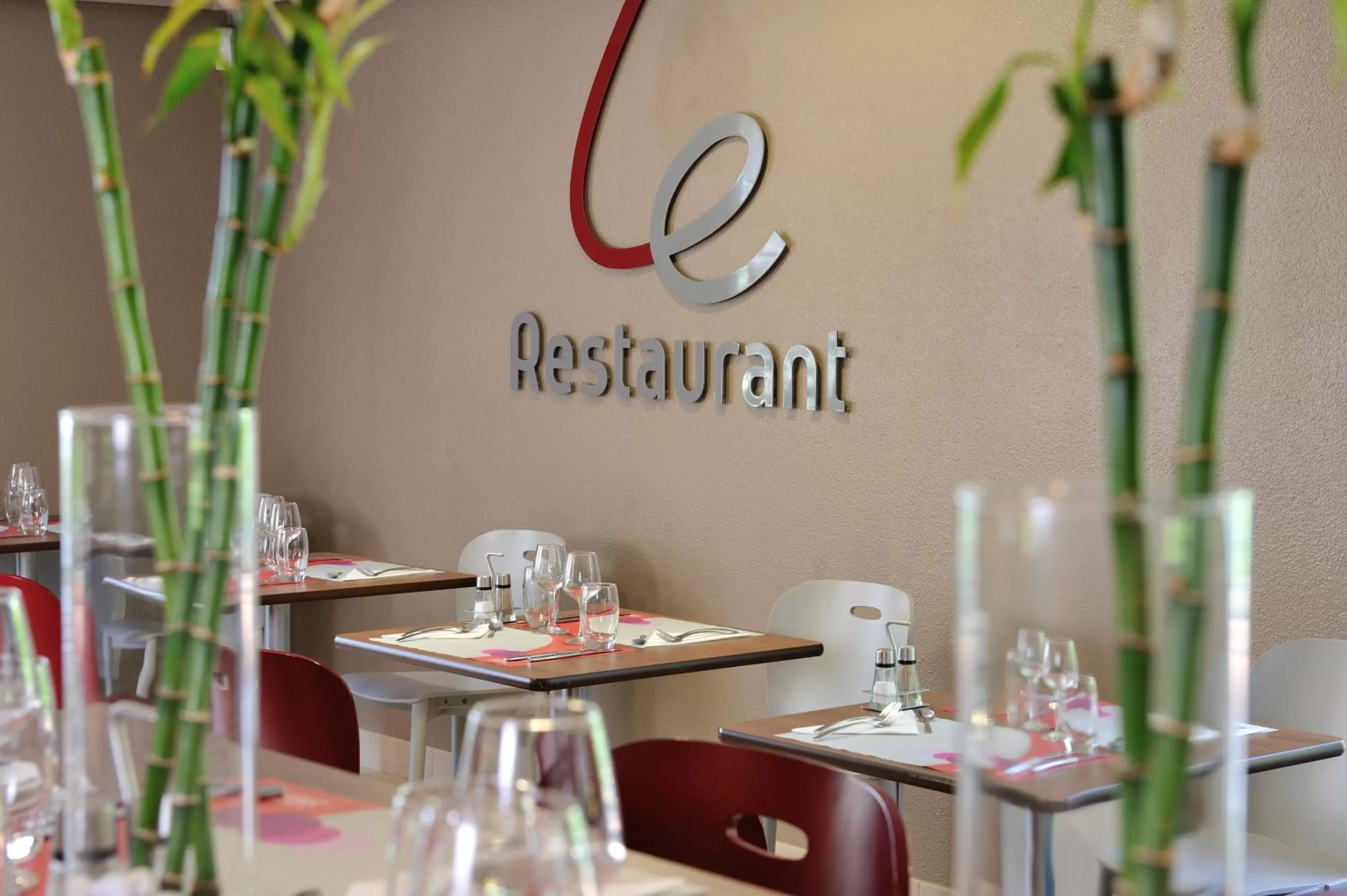 Restaurant/places to eat in Campanile Vannes