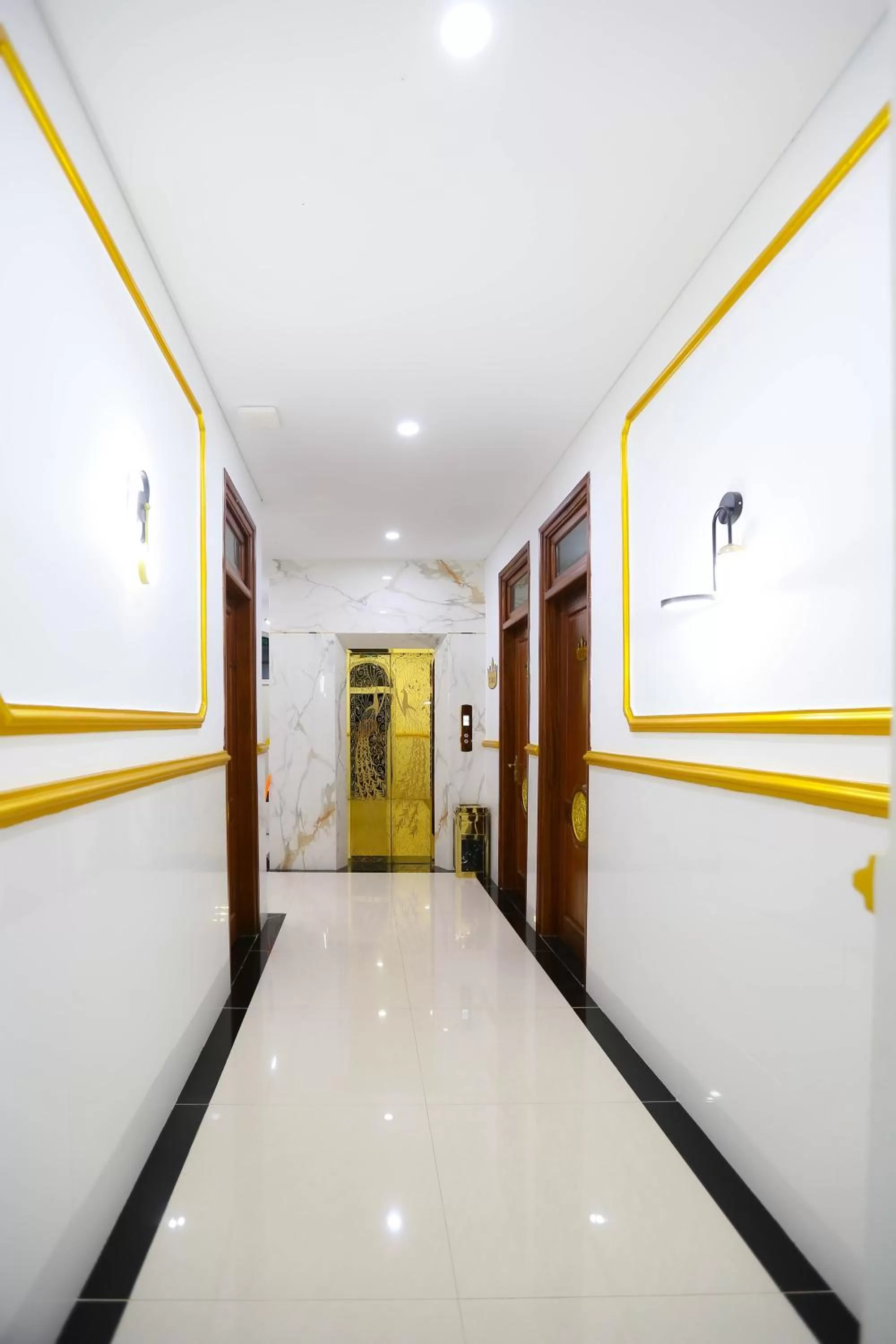 elevator in KING VILLA QUẢNG NGÃI