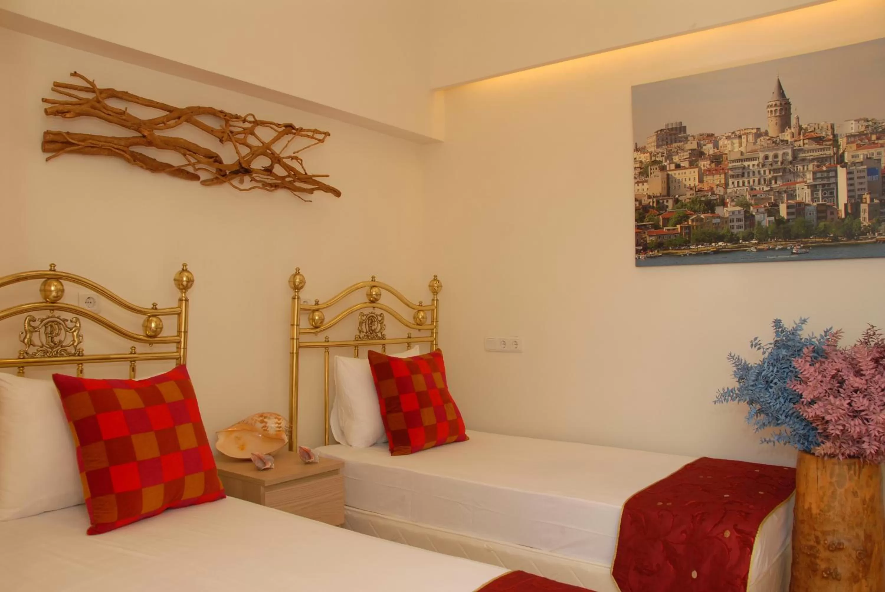 Photo of the whole room, Bed in Han Hotel