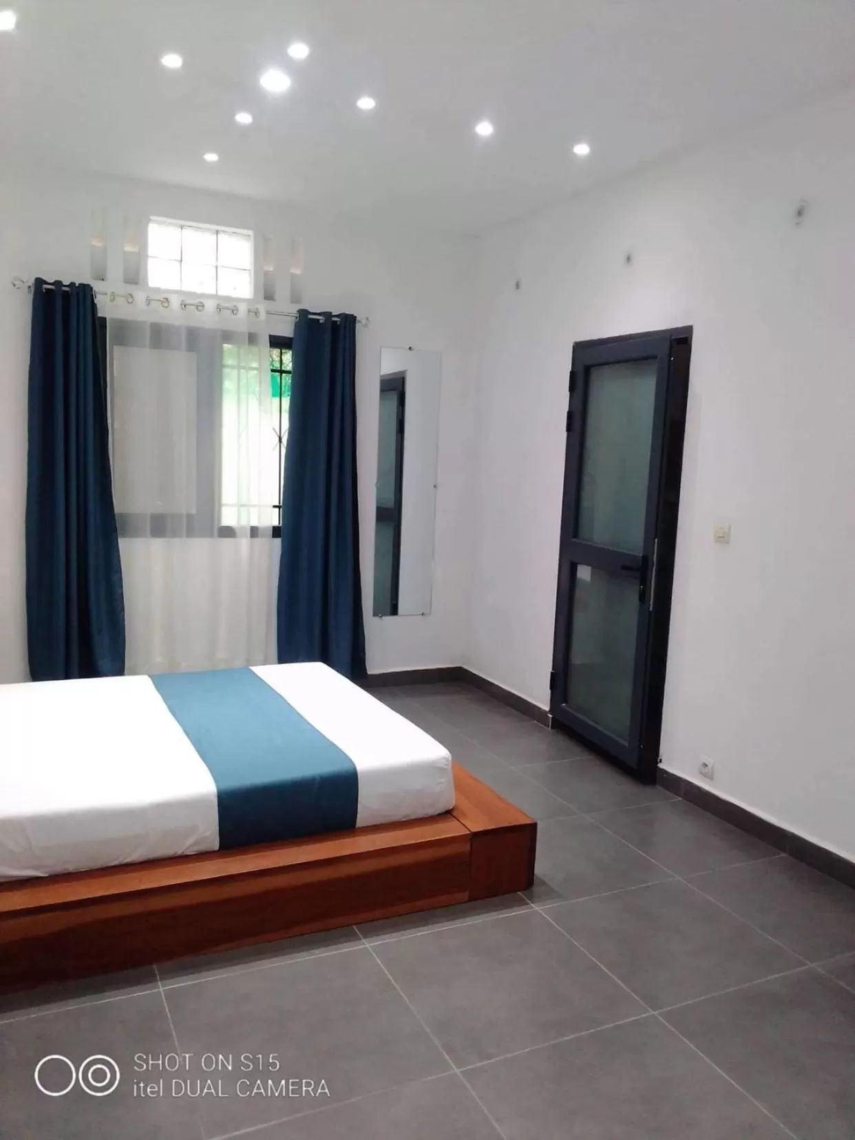 Bed in Le Majestic Toamasina Hotel