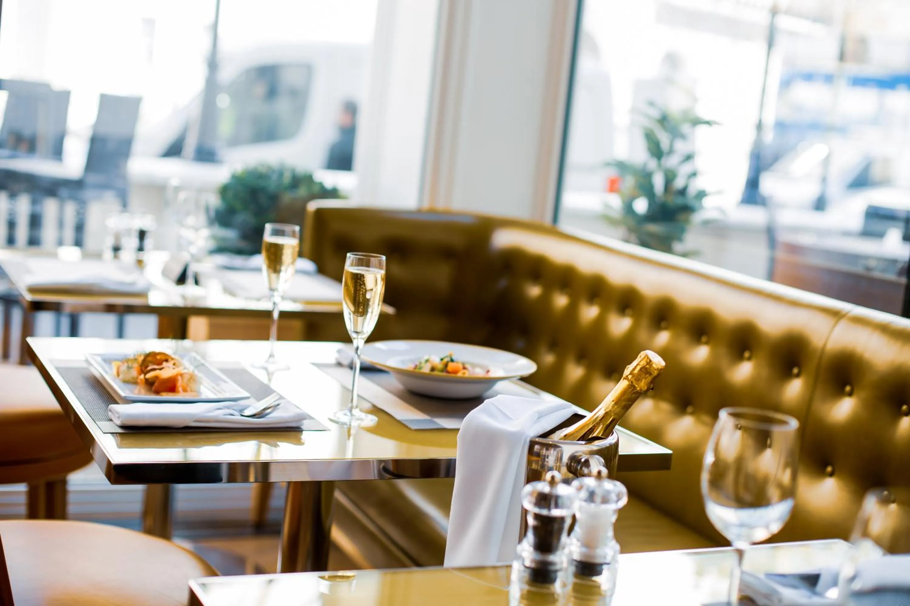 Restaurant/places to eat in Blakemore Hyde Park