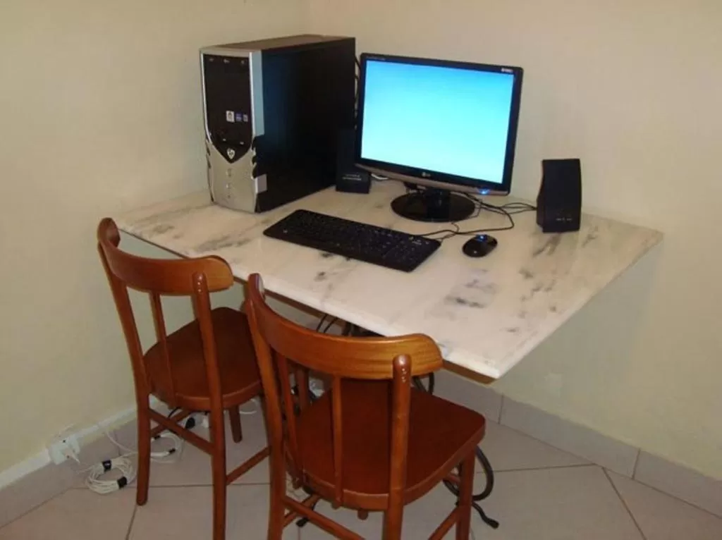 TV/Entertainment Center in Hotel Faisca