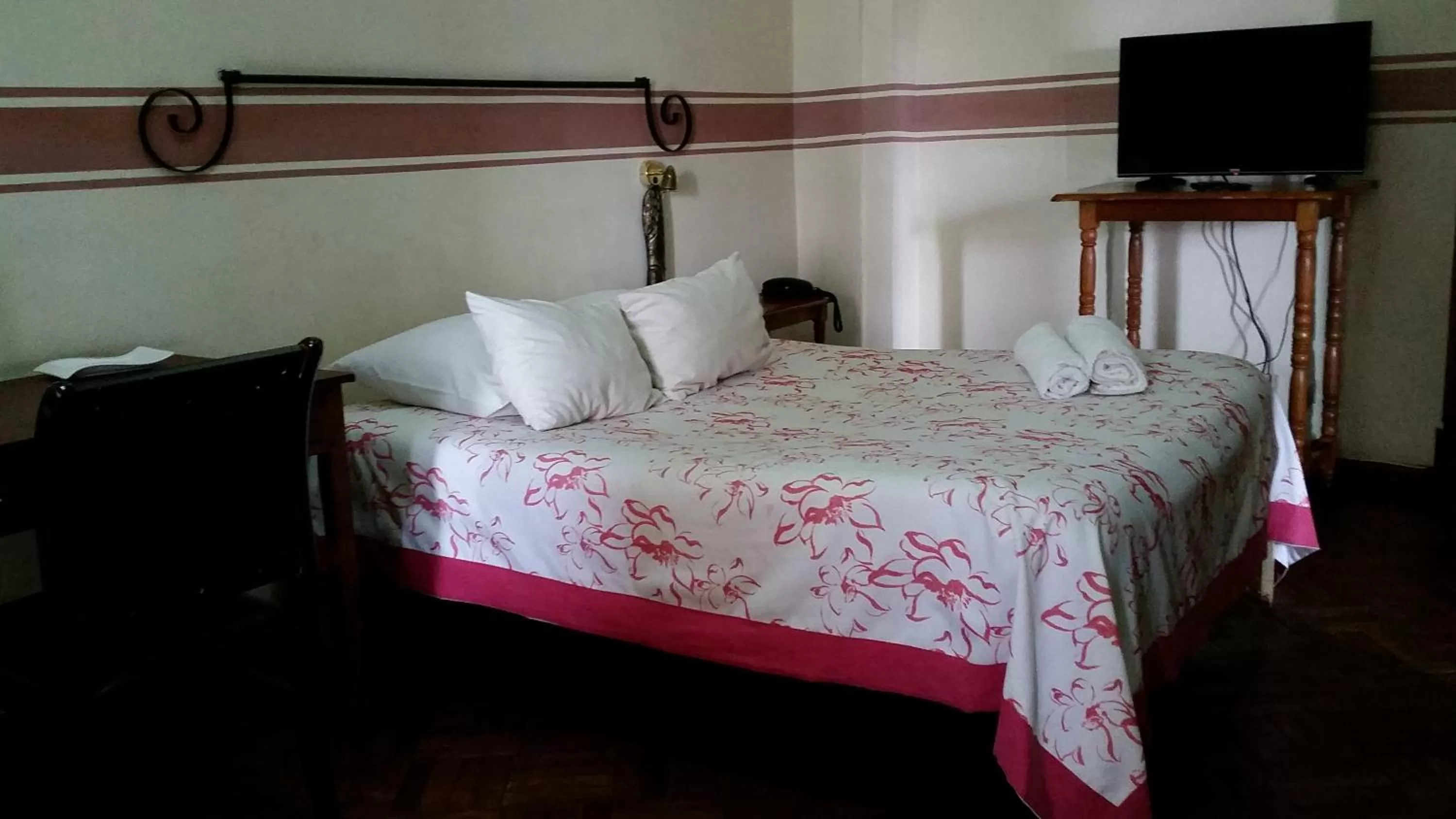 TV and multimedia, Bed in Relais De La Haute Ville Tana