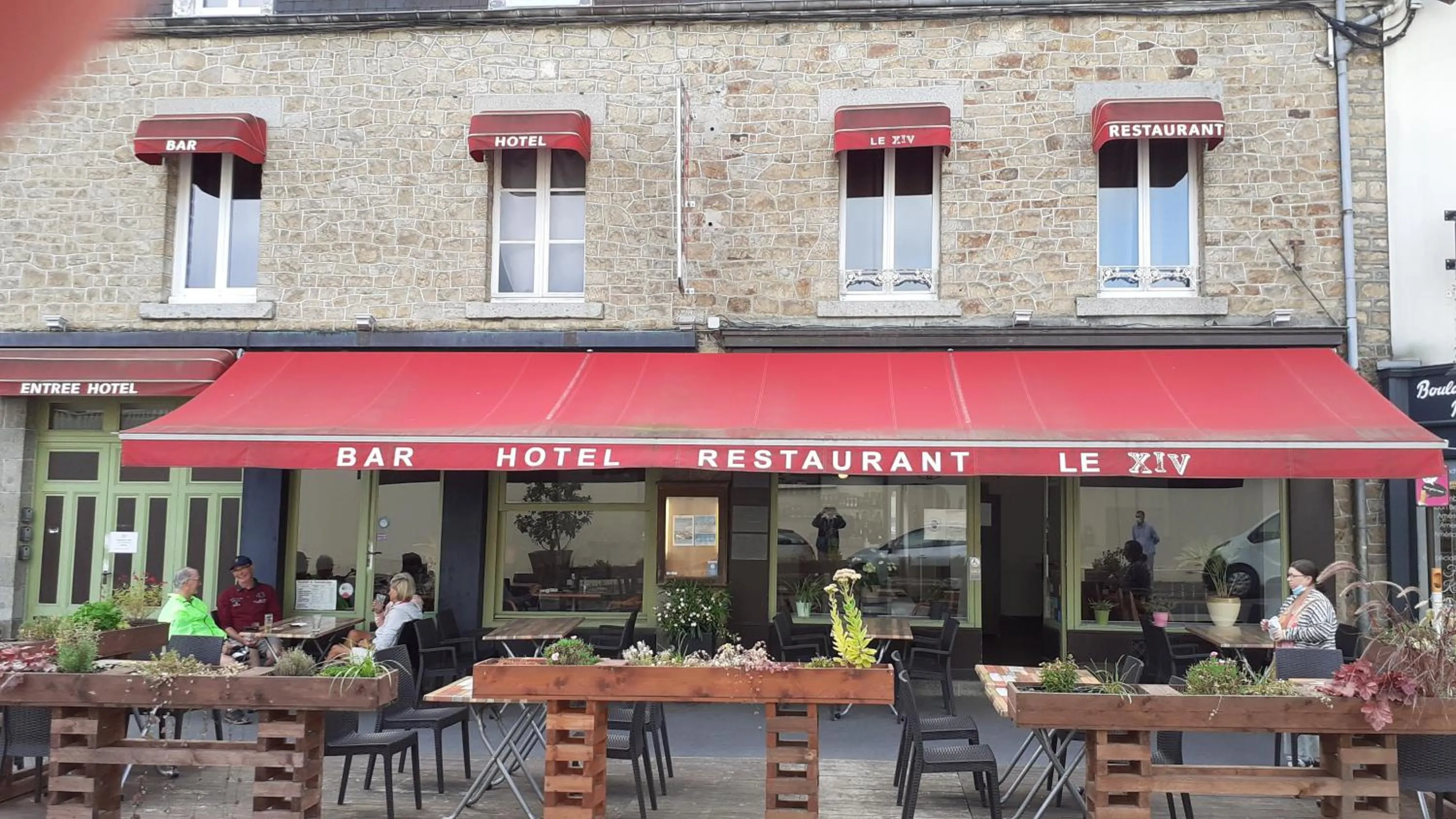 Facade/entrance in Hotel Le XIV