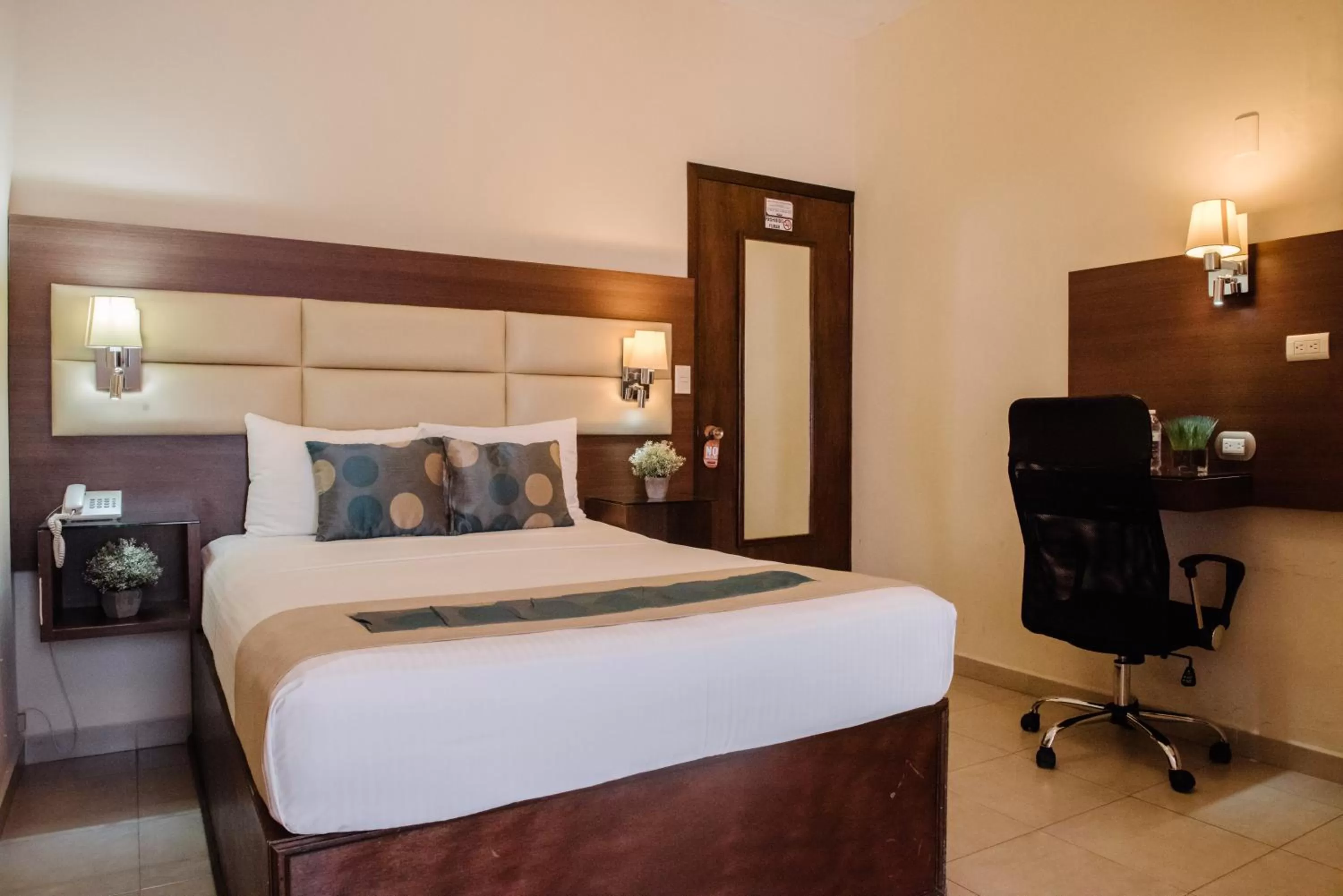 Bed in Hotel San Miguel, en el Centro - Desayuno Incluido