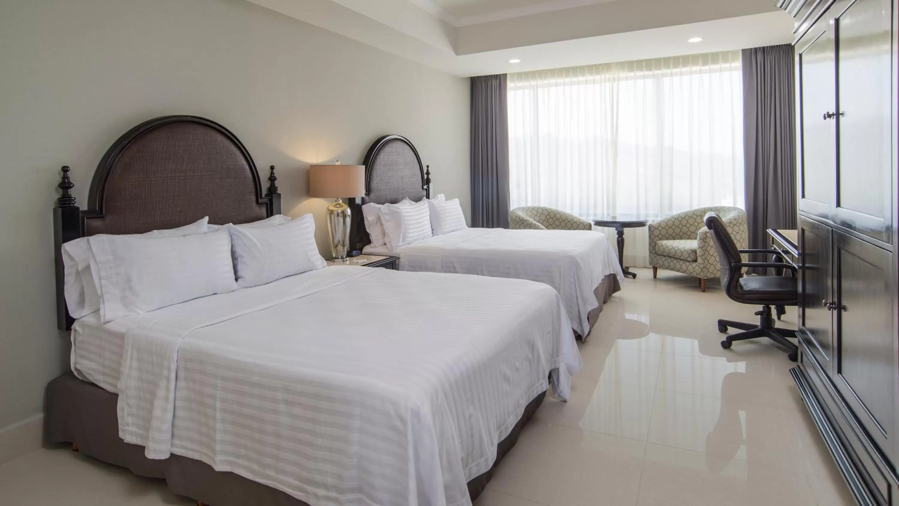 Photo of the whole room, Bed in Holiday Inn Tuxtla Gutierrez by IHG