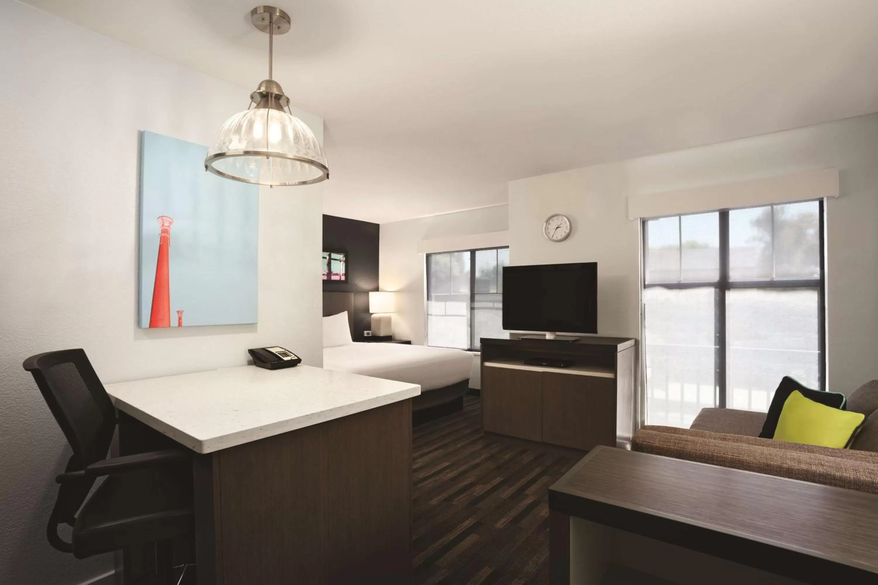 Photo of the whole room, Bed in Hyatt House Pleasant Hill