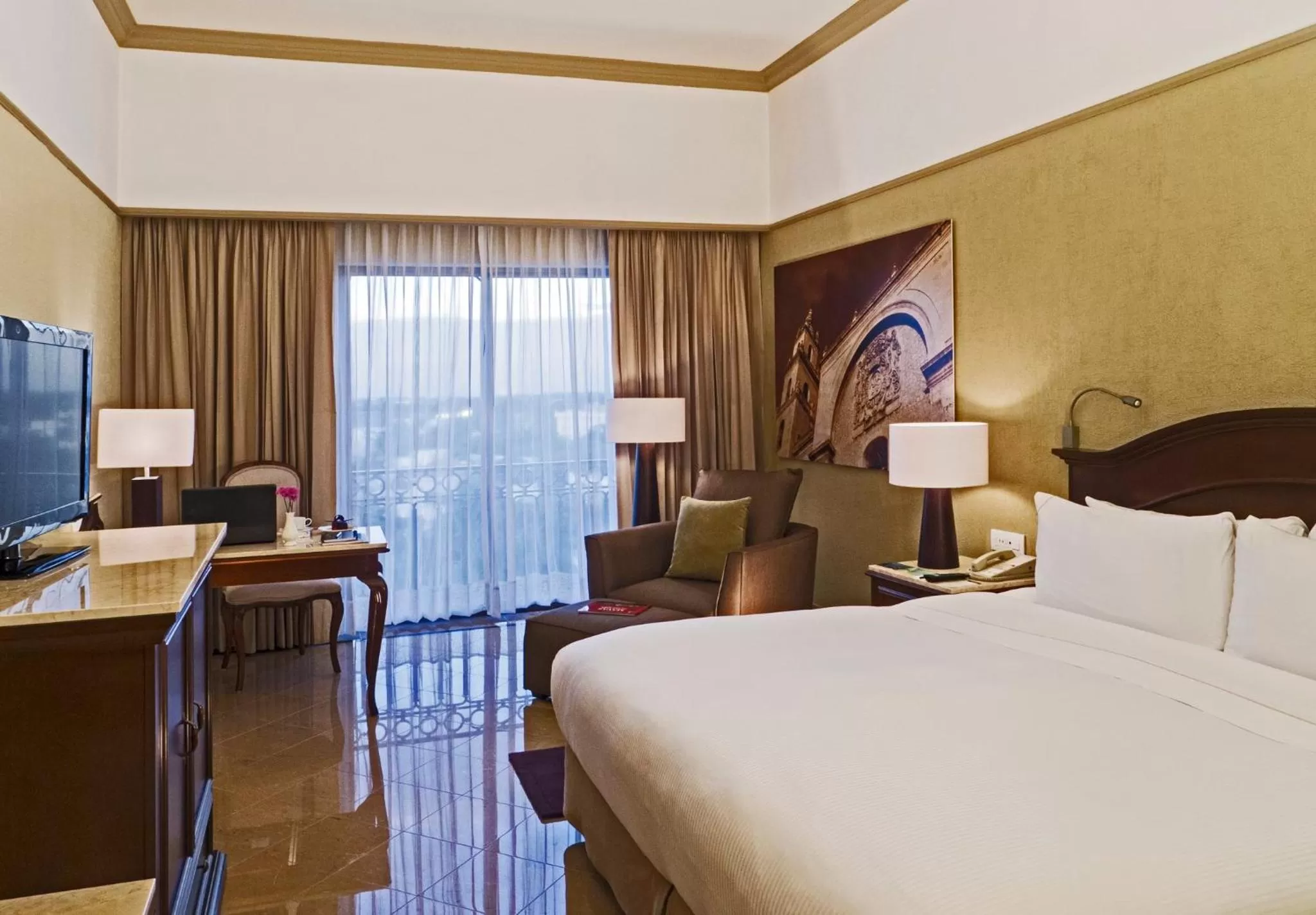 Photo of the whole room, Bed in Fiesta Americana Merida