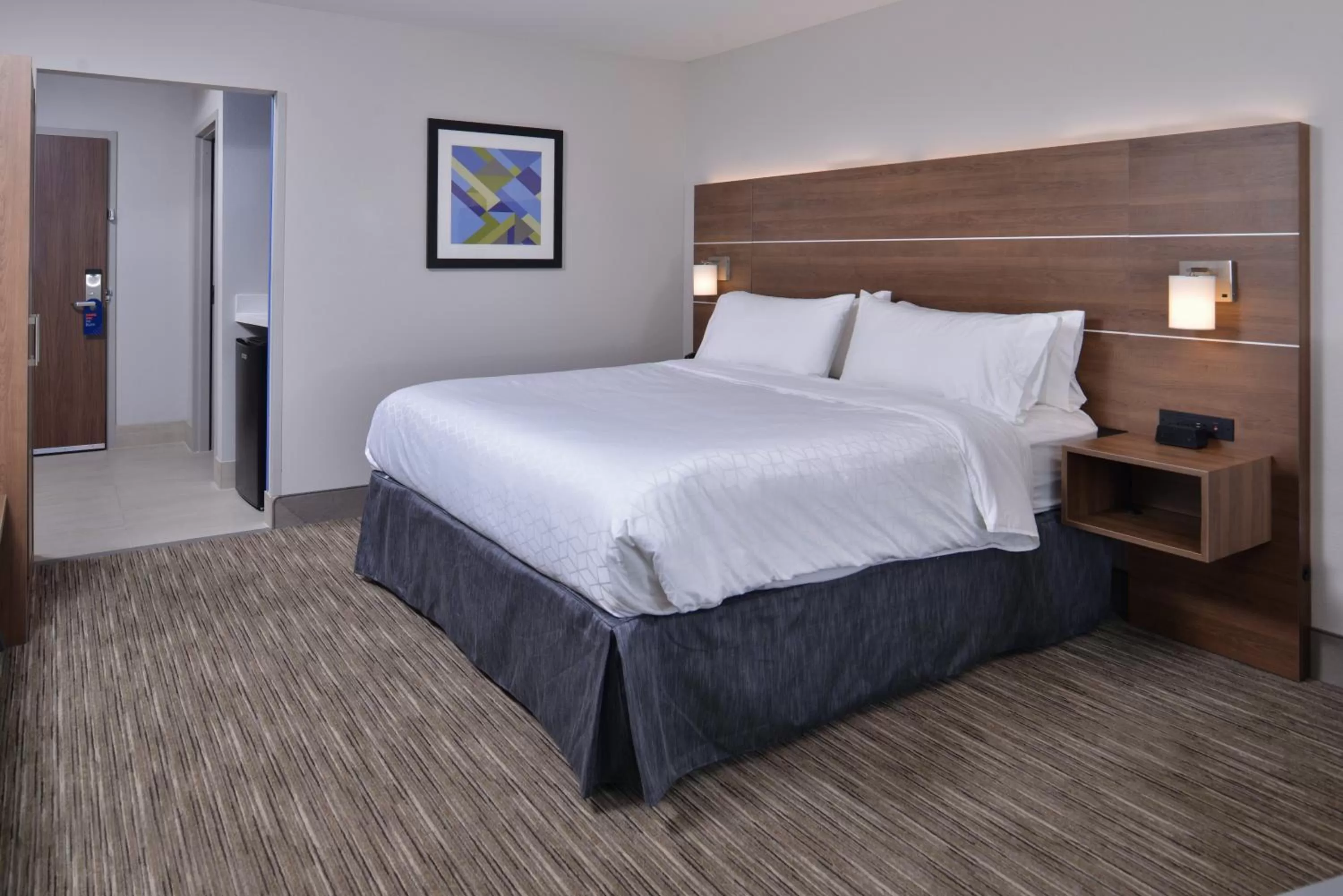 Bed in Holiday Inn Express & Suites - Marshalltown by IHG