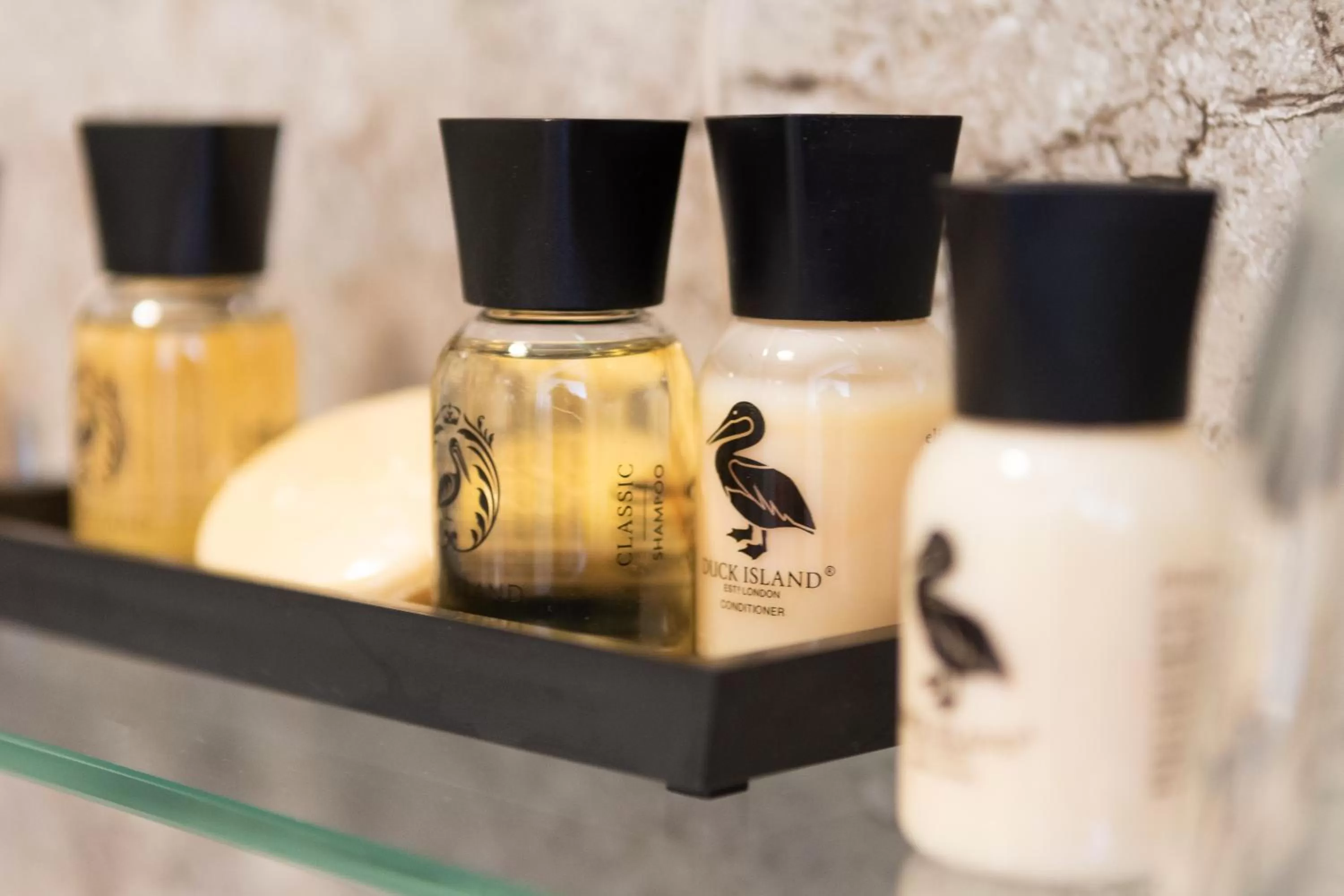 Bedroom in Maypole Inn