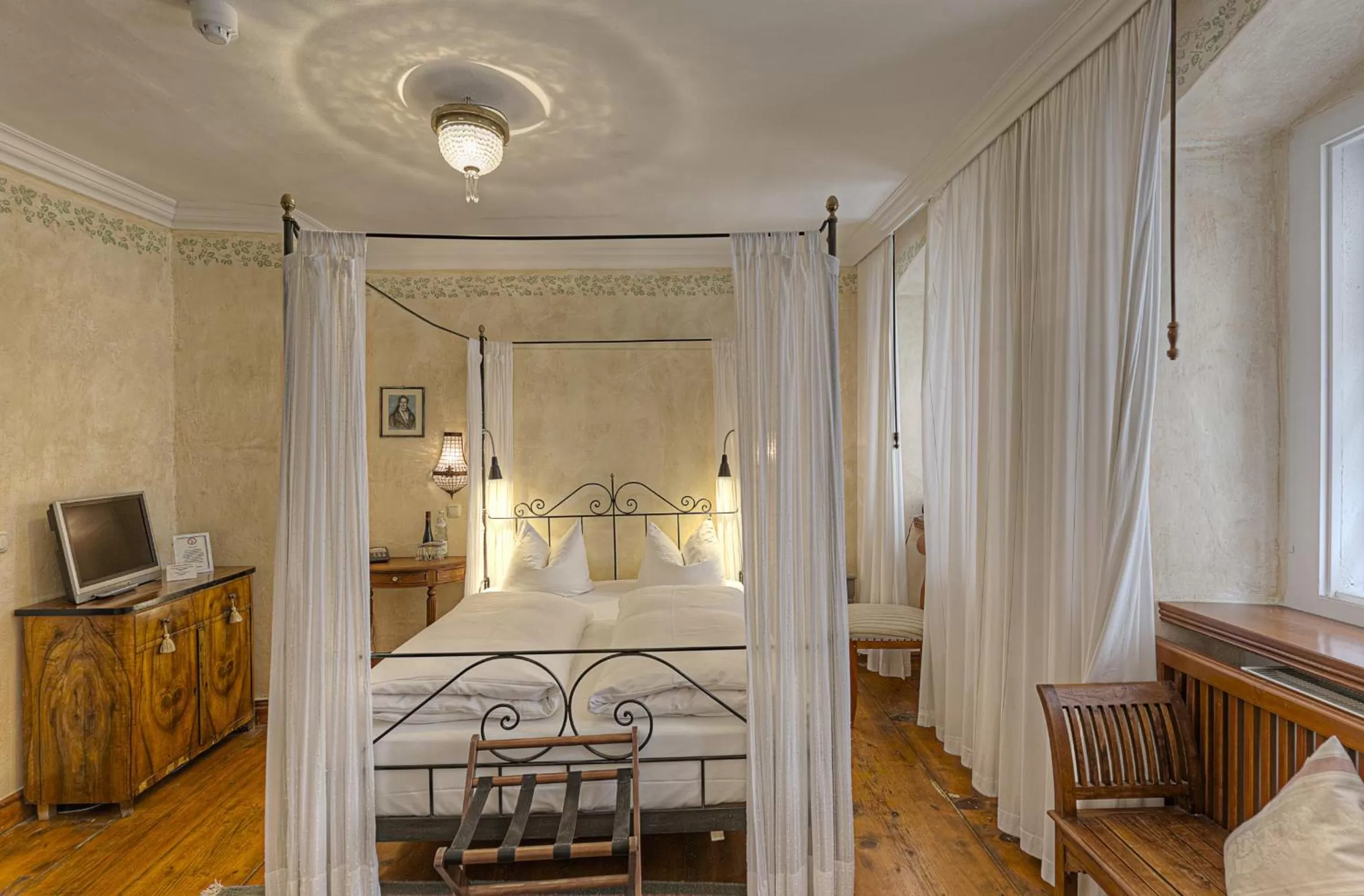 Bedroom, Bed in Hotel Orphée - Kleines Haus