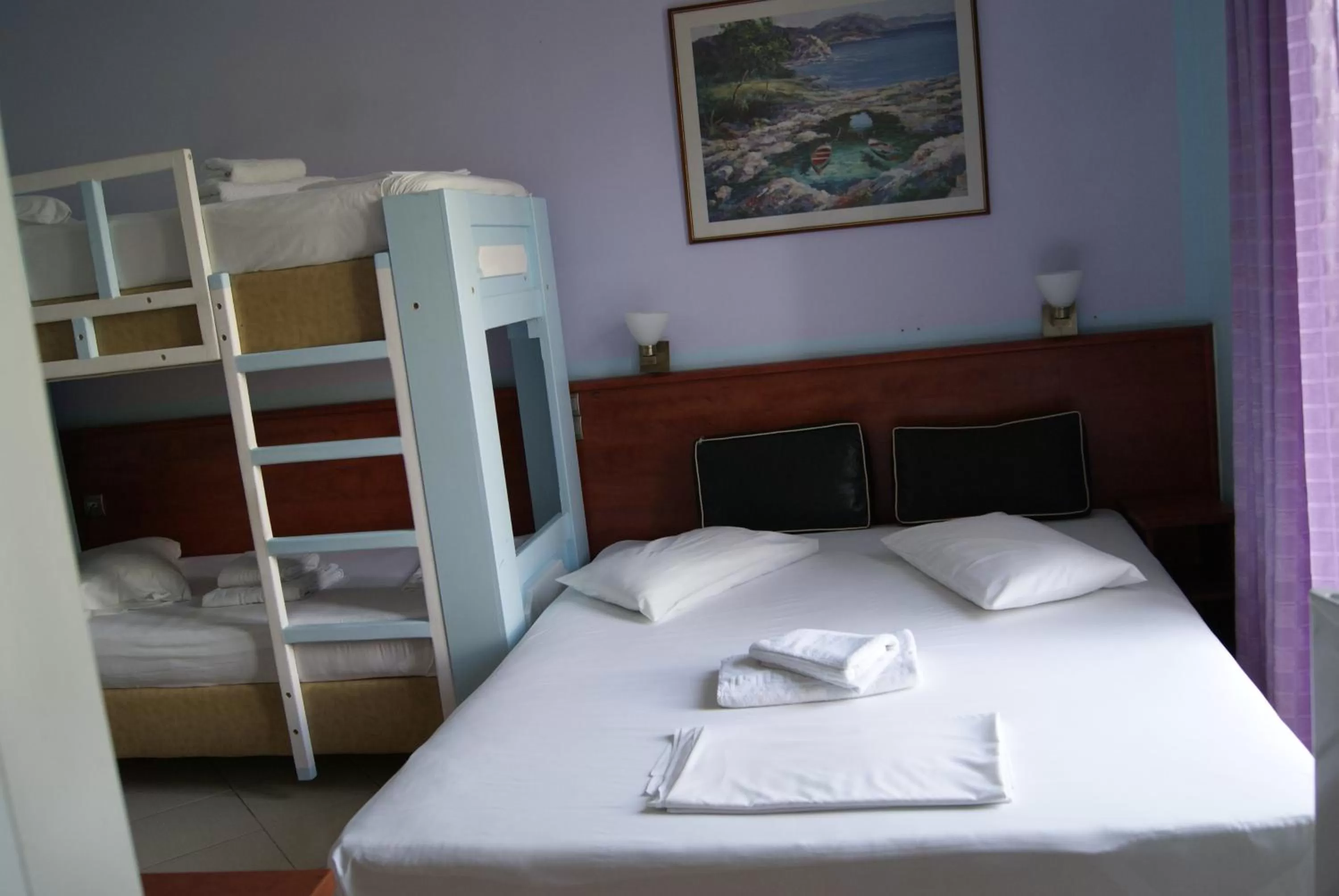 Bed in Diethnes Hotel