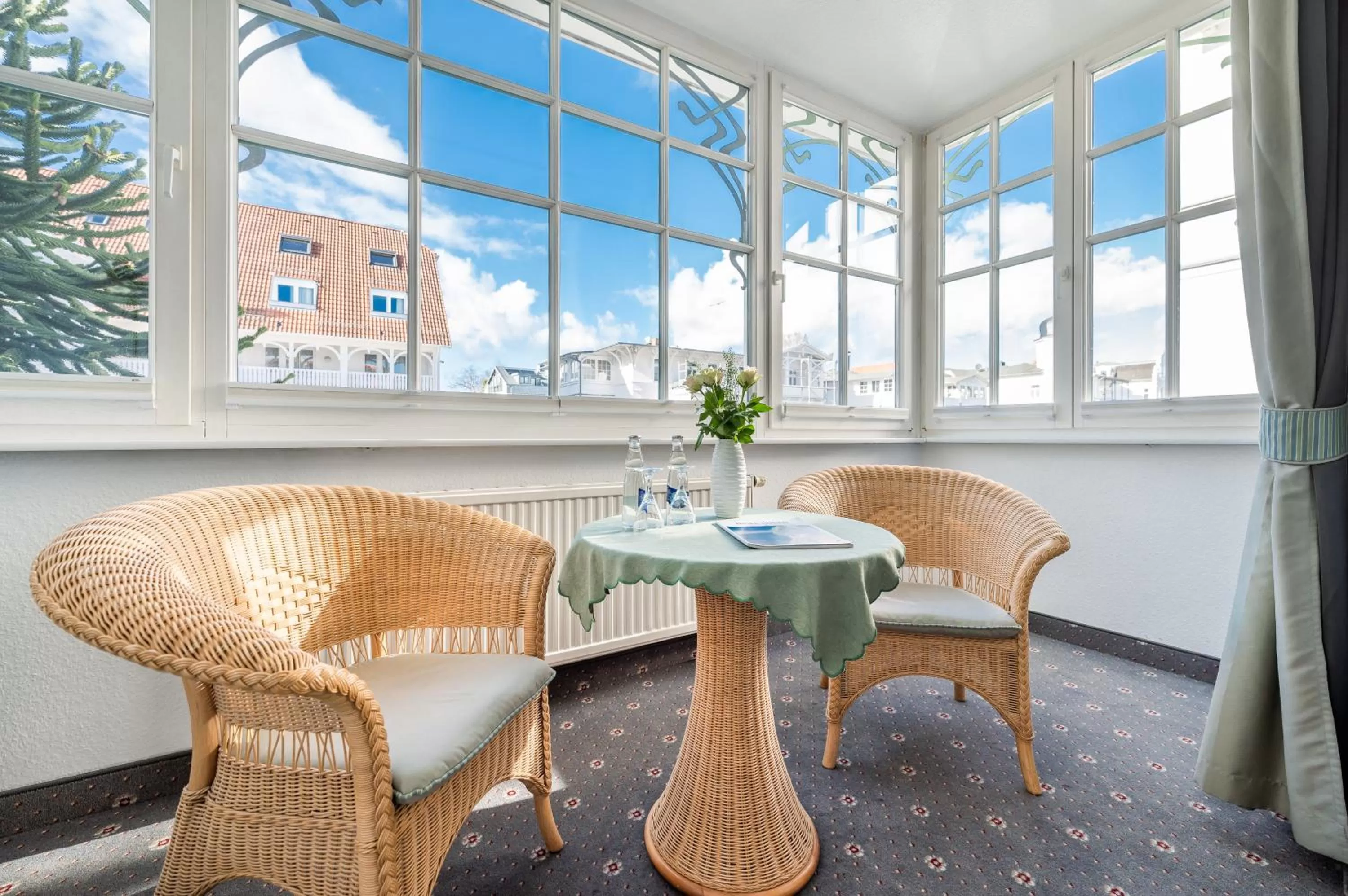 Seating area in Hotel Villa Neander