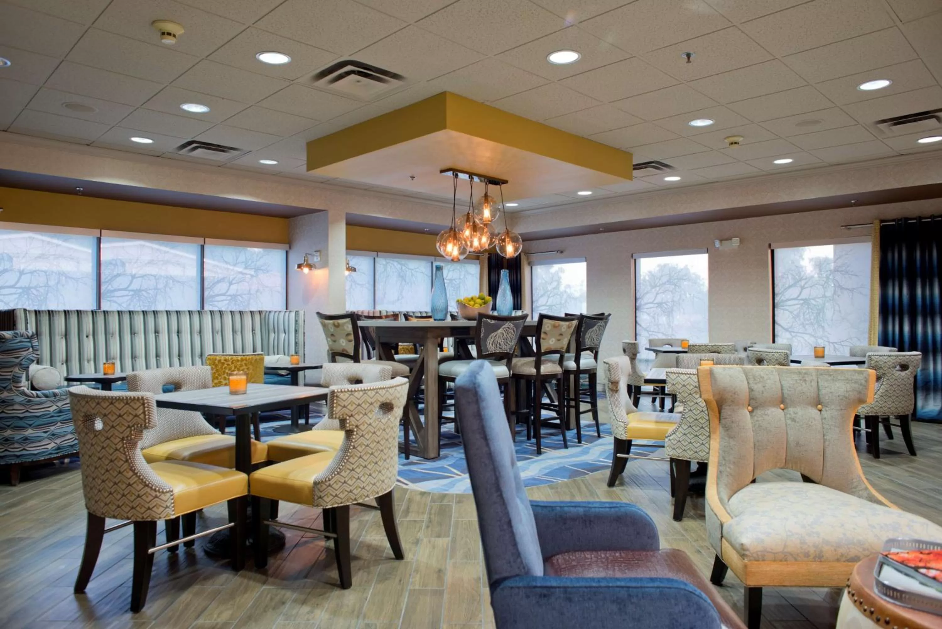 Dining area in Hampton Inn Milledgeville