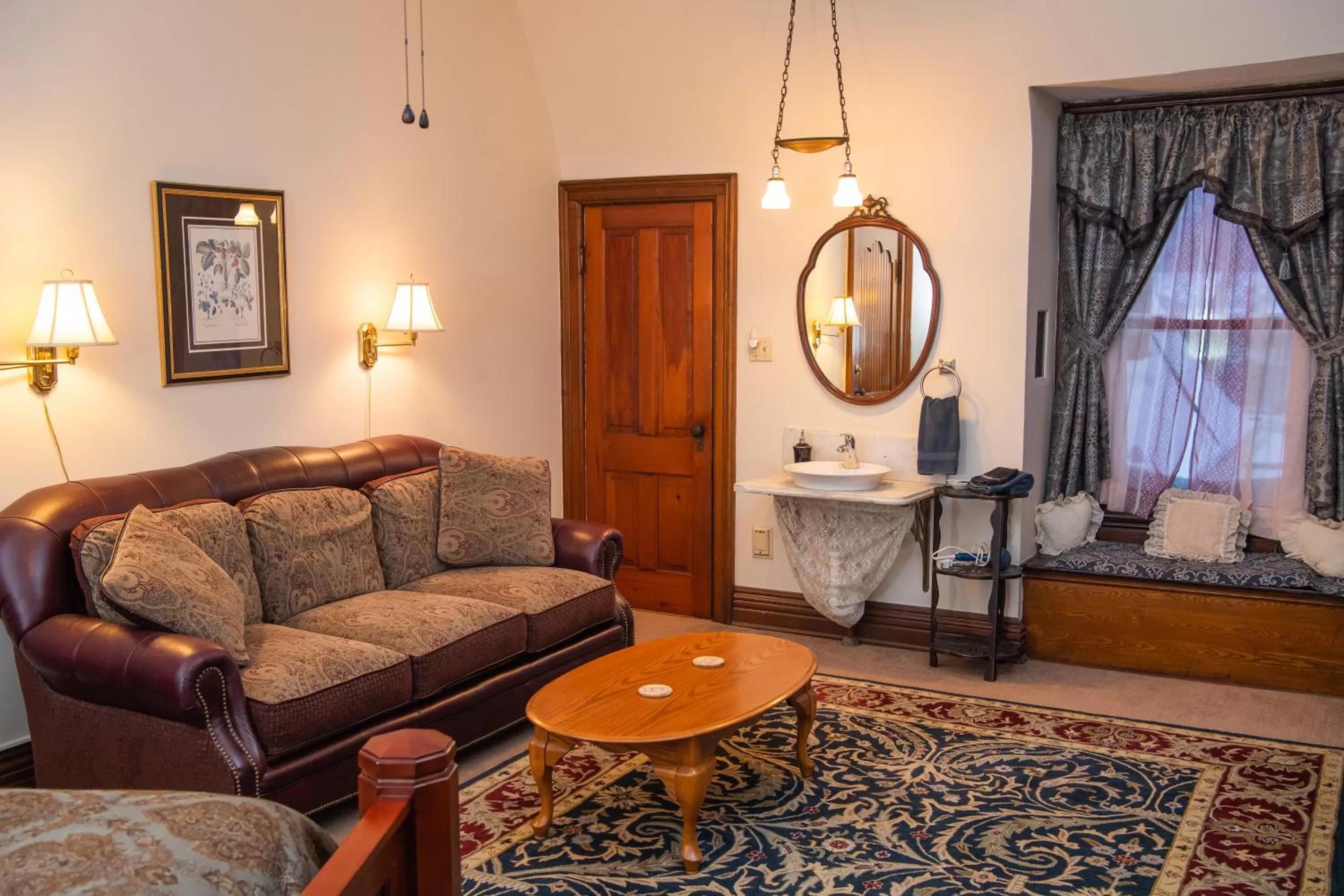 Seating area in Spencer House Bed & Breakfast