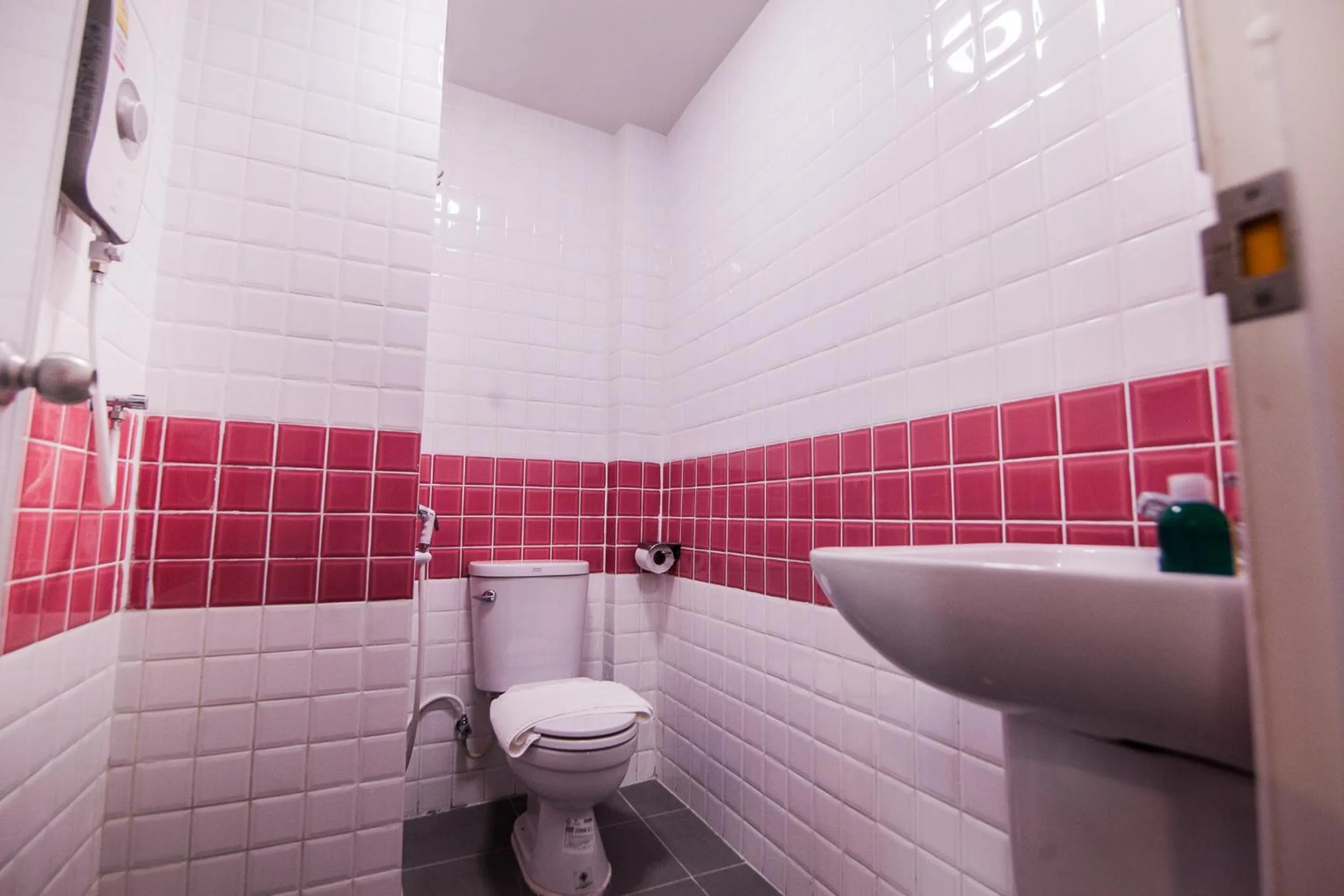 Bathroom in The Seven Luck