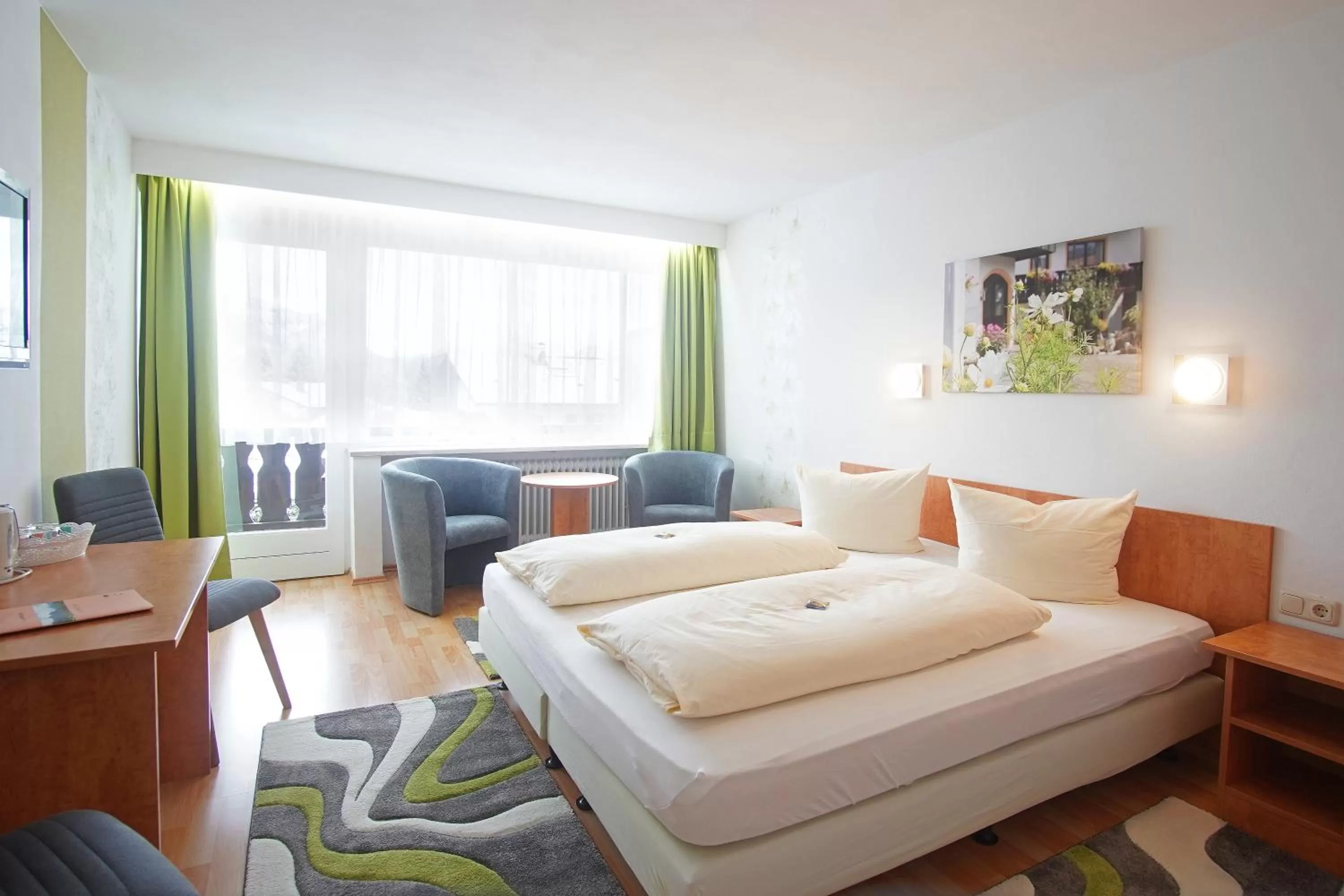 Balcony/Terrace, Bed in Hotel Alpenblick Berghof