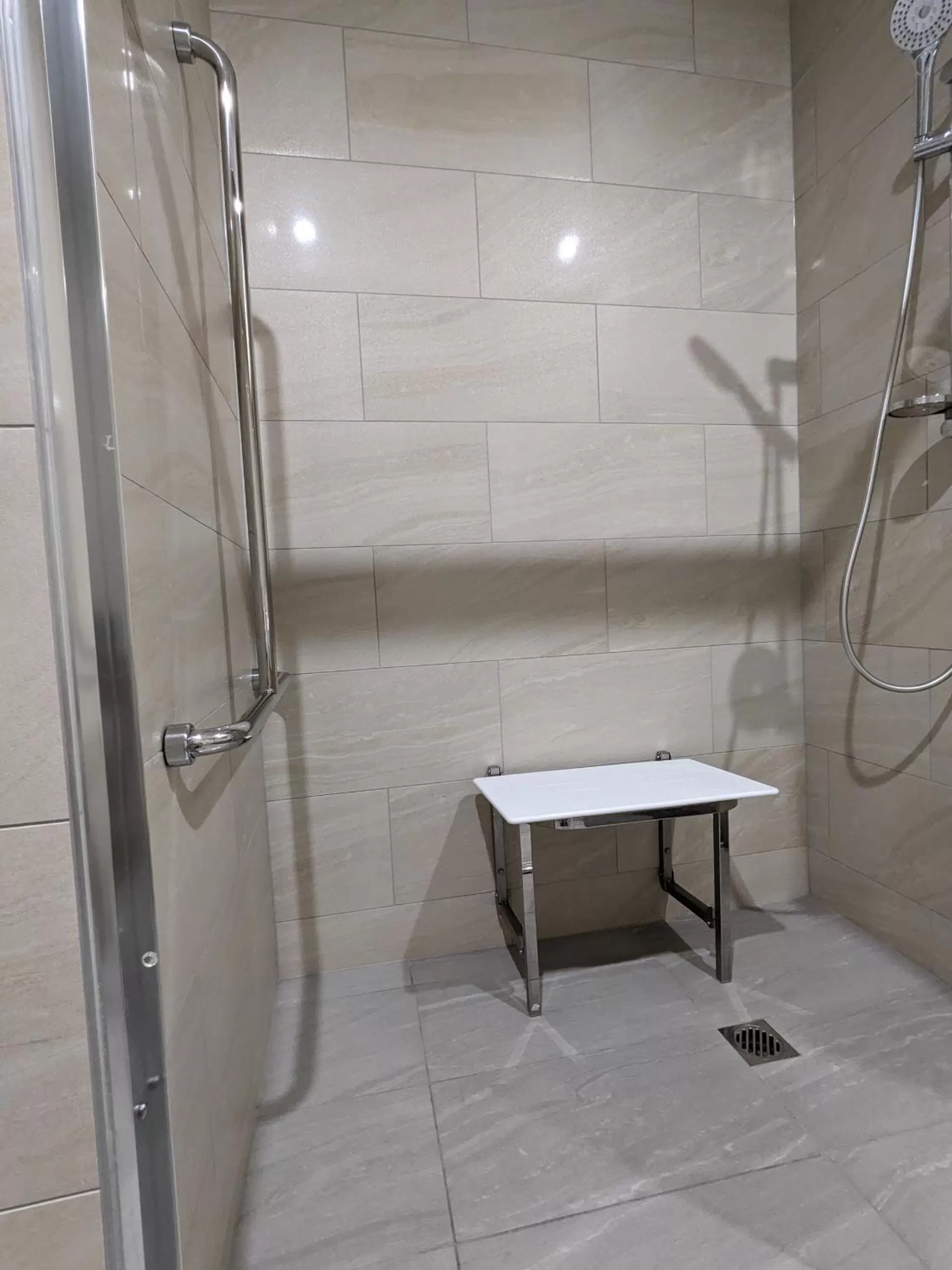 The Windsor, Hotel Rooms & Apartments